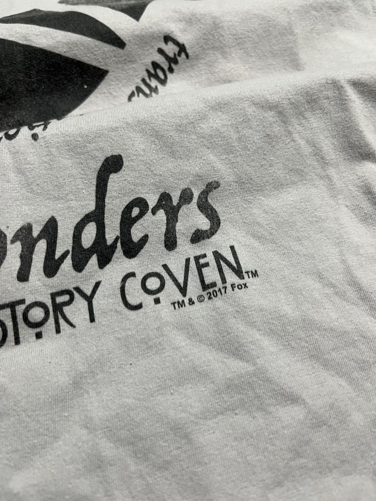 Band Tees American Horror Story: Coven "The Seven Wonders" Graphic Tee Size US L / EU 52-54 / 3 - 4 Thumbnail