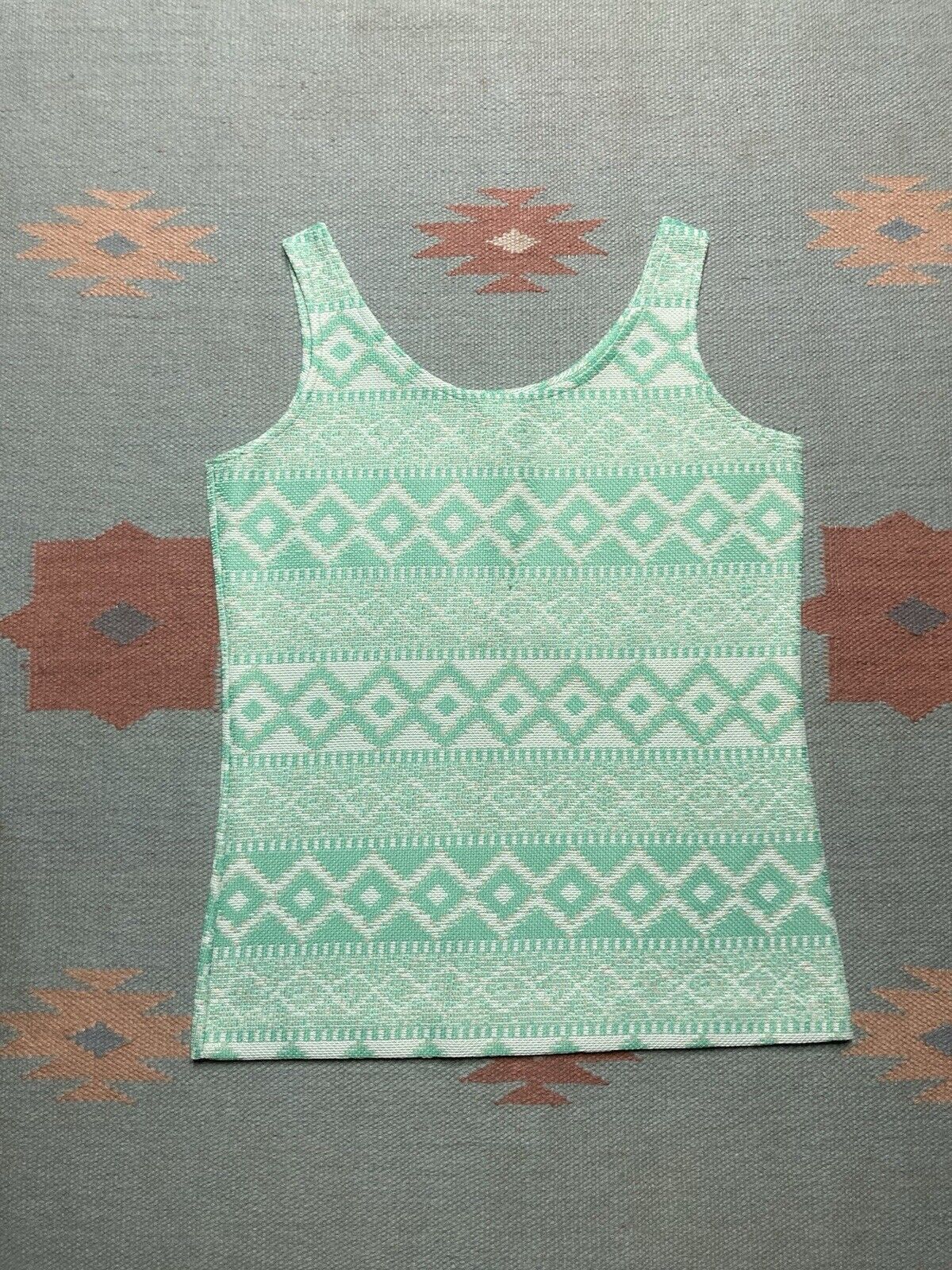 Vintage 70s tank top shirt polyester knit geometric diamonds 9/10 M Size M / US 6-8 / IT 42-44 - 4 Thumbnail