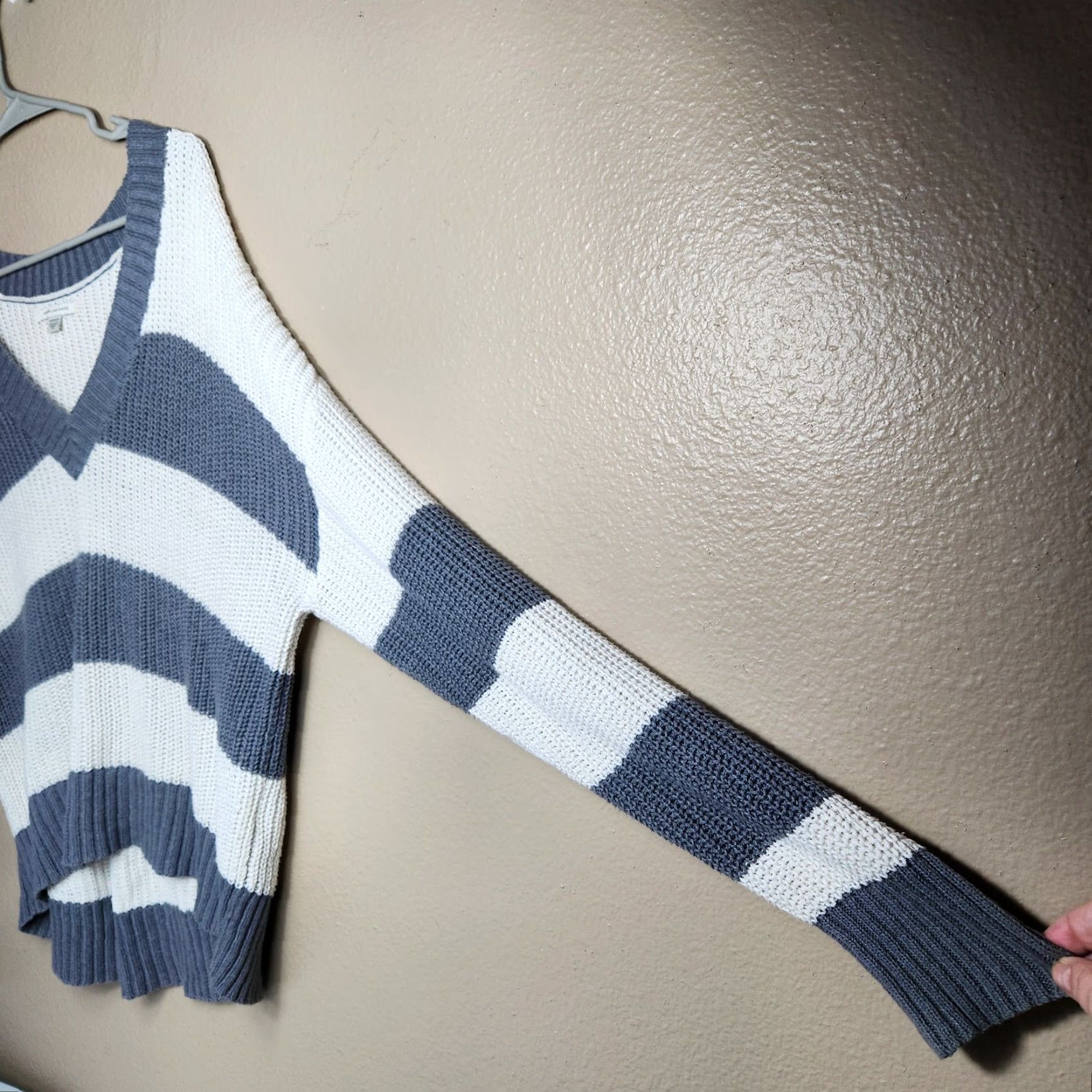 American Eagle Outfitters American Eagle Womens Gray/Cream Oversized Slouchy Deep V-Neck Sweater Size XS Size XS / US 0-2 / IT 36-38 - 3 Thumbnail