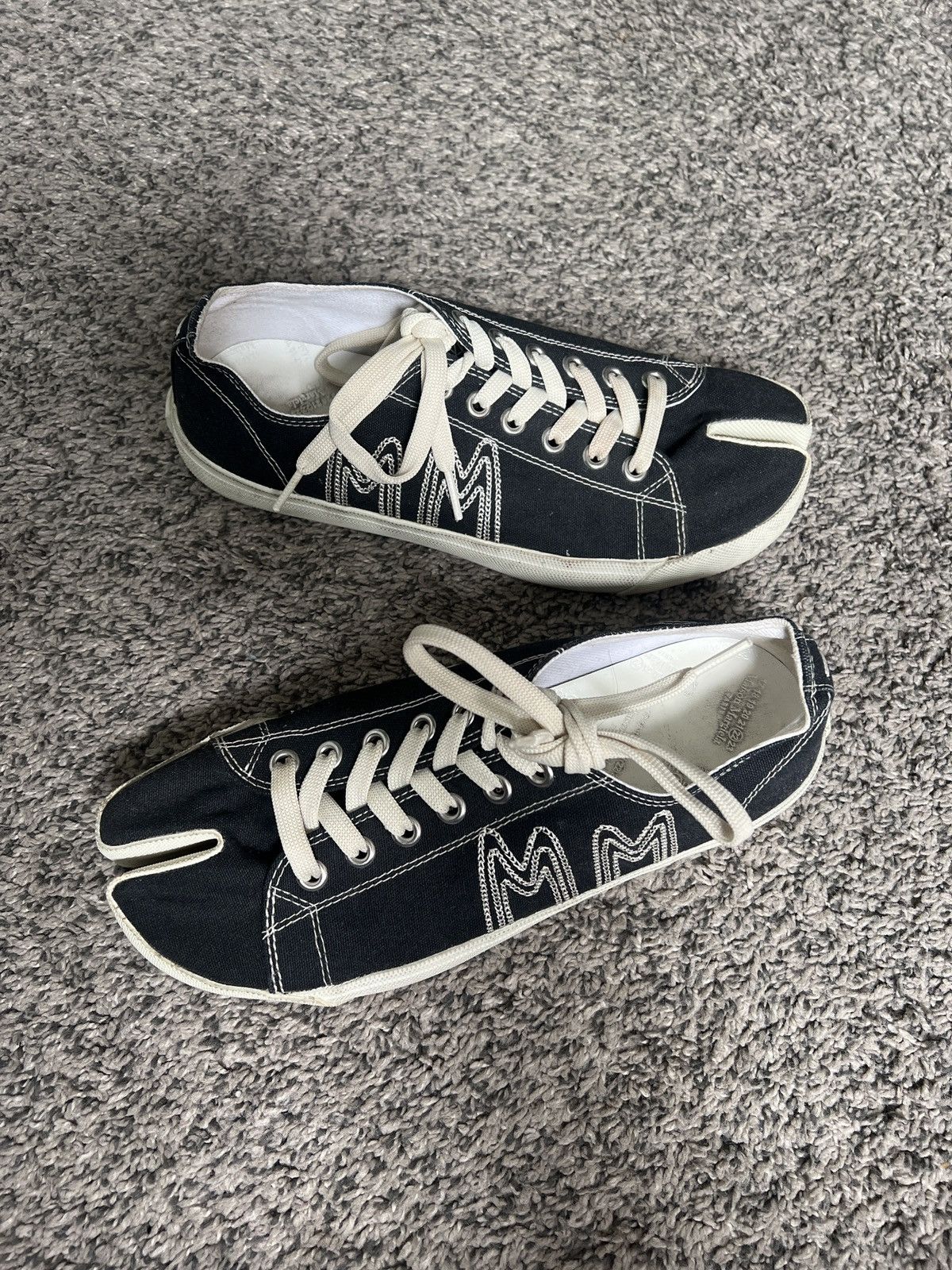 Maison Margiela Maison Margiela Tabi Sneaker Size US 8 / EU 41 - 1 Thumbnail