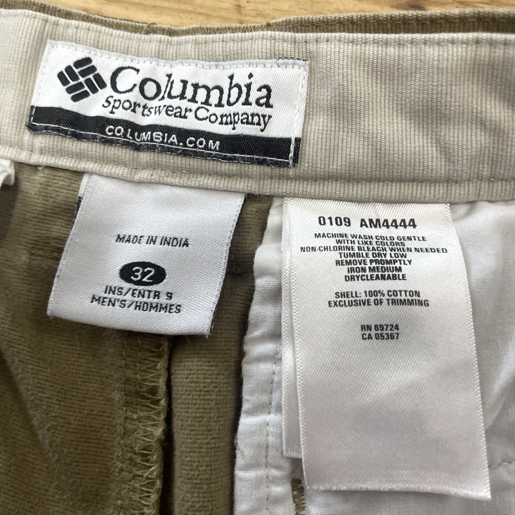 Vintage Columbia Shorts Men 32 Brown Khaki Cargo Hiking Shorts Zip Pocket Thick Twill - Casual Travel Size US 32 / EU 48 - 5 Thumbnail