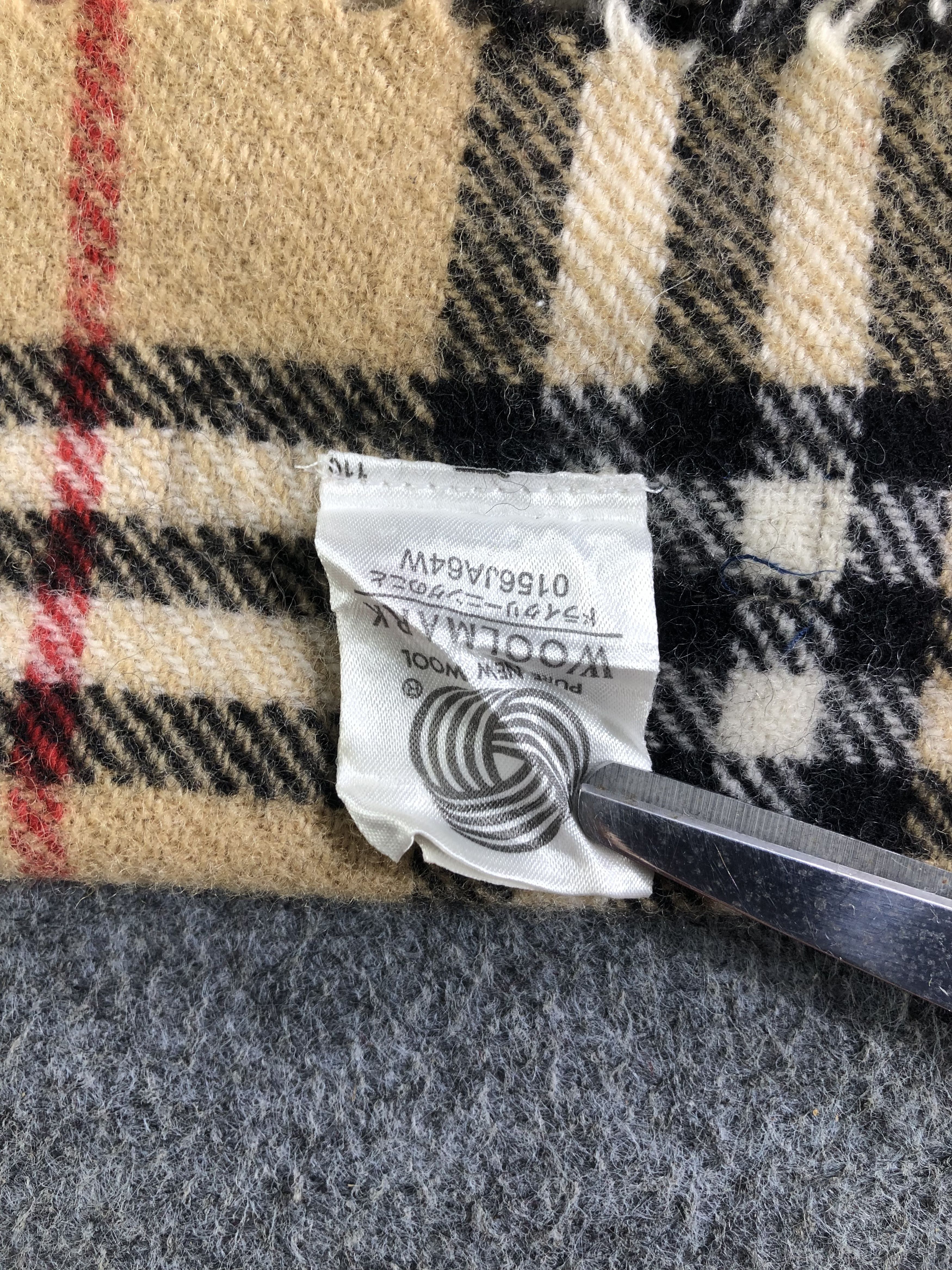 Burberry Burberrys Oversize Scarf / Muffler / Neckwear SS1428 Size ONE SIZE - 7 Thumbnail