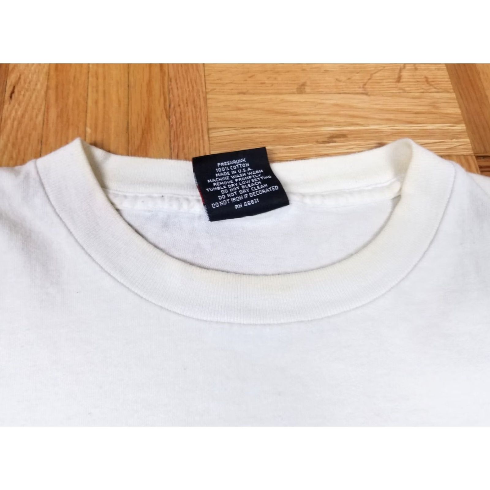 Vintage VINTAGE 93' SIGNAL ARTWEAR REMOTE CONTROL FREAK WHITE T-SHIRT SZ XLARGE Shirt Men XL White Logo Band Grunge Retro USA 90s Boys Mens Girls Womens Size US XL / EU 56 / 4 - 4 Thumbnail