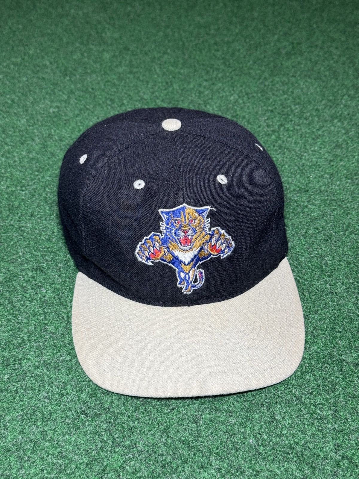 Twins Enterprise Inc. Vintage Florida Panthers NHL Hockey Black Snapback Hat Size ONE SIZE - 1 Thumbnail