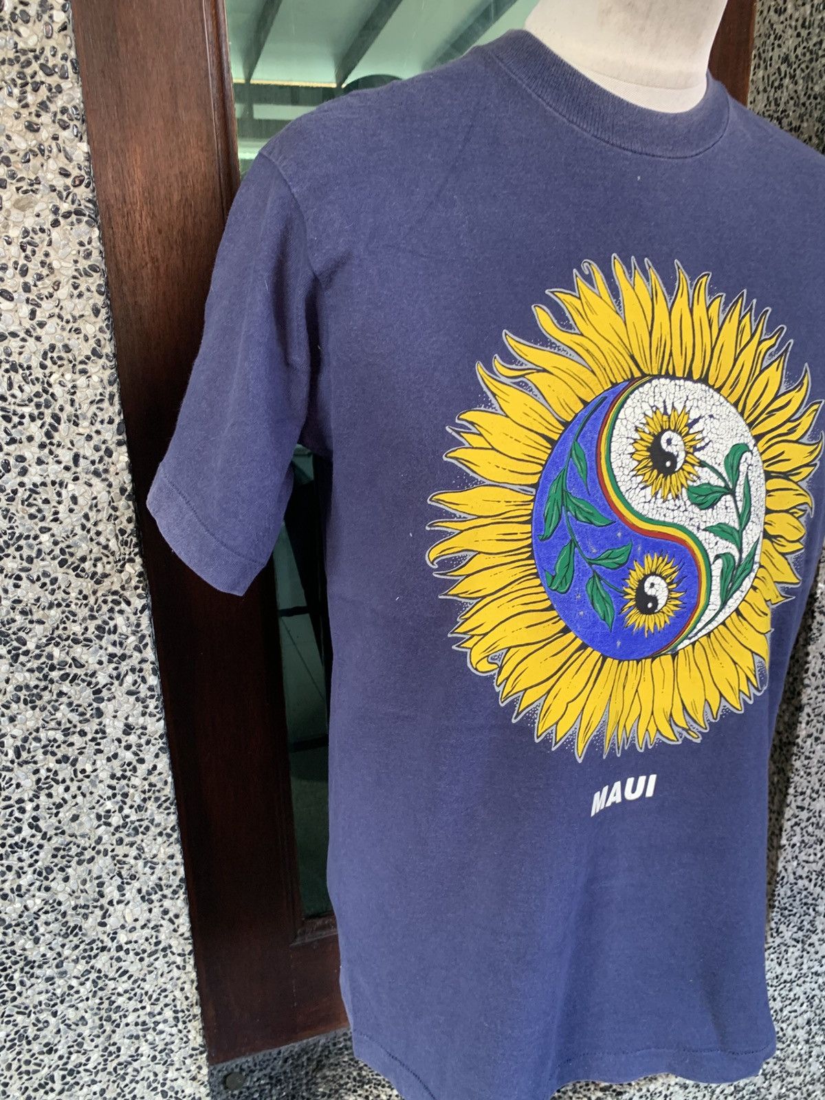 Vintage Vintage 90s Maui Surf / Surfing Hawaiian Artwork T shirt Size US M / EU 48-50 / 2 - 4 Thumbnail