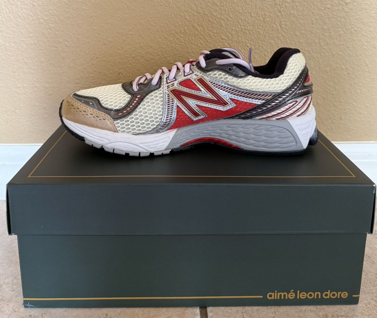 Aime Leon Dore × New Balance New Balance 860v2 Aime Leon Dore Red ALD 8.5 Box and Laces Size US 8.5 / EU 41-42 - 4 Thumbnail
