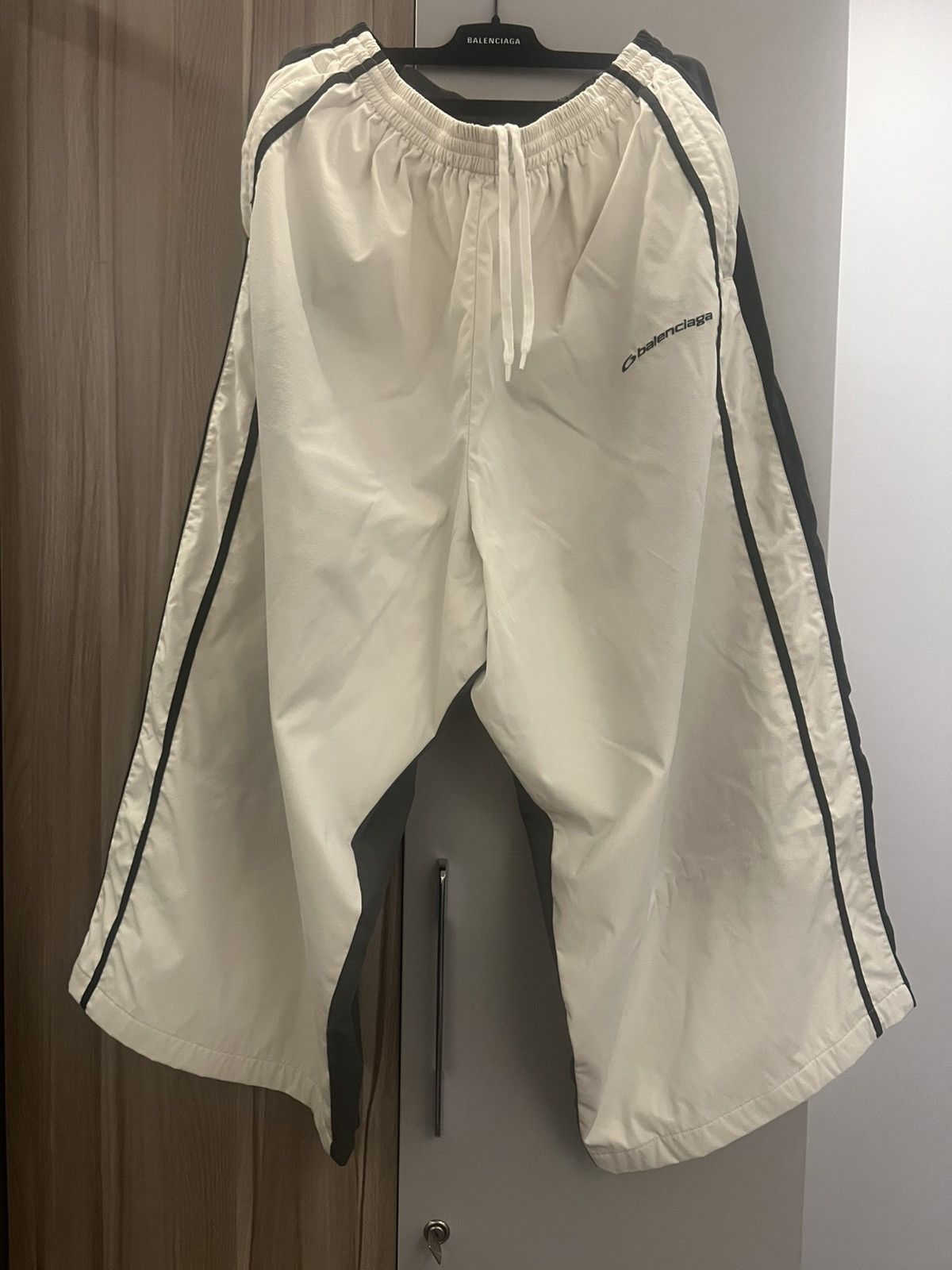Balenciaga Balenciaga 50/50 tracksuit pants white Size US 32 / EU 48 - 1 Thumbnail