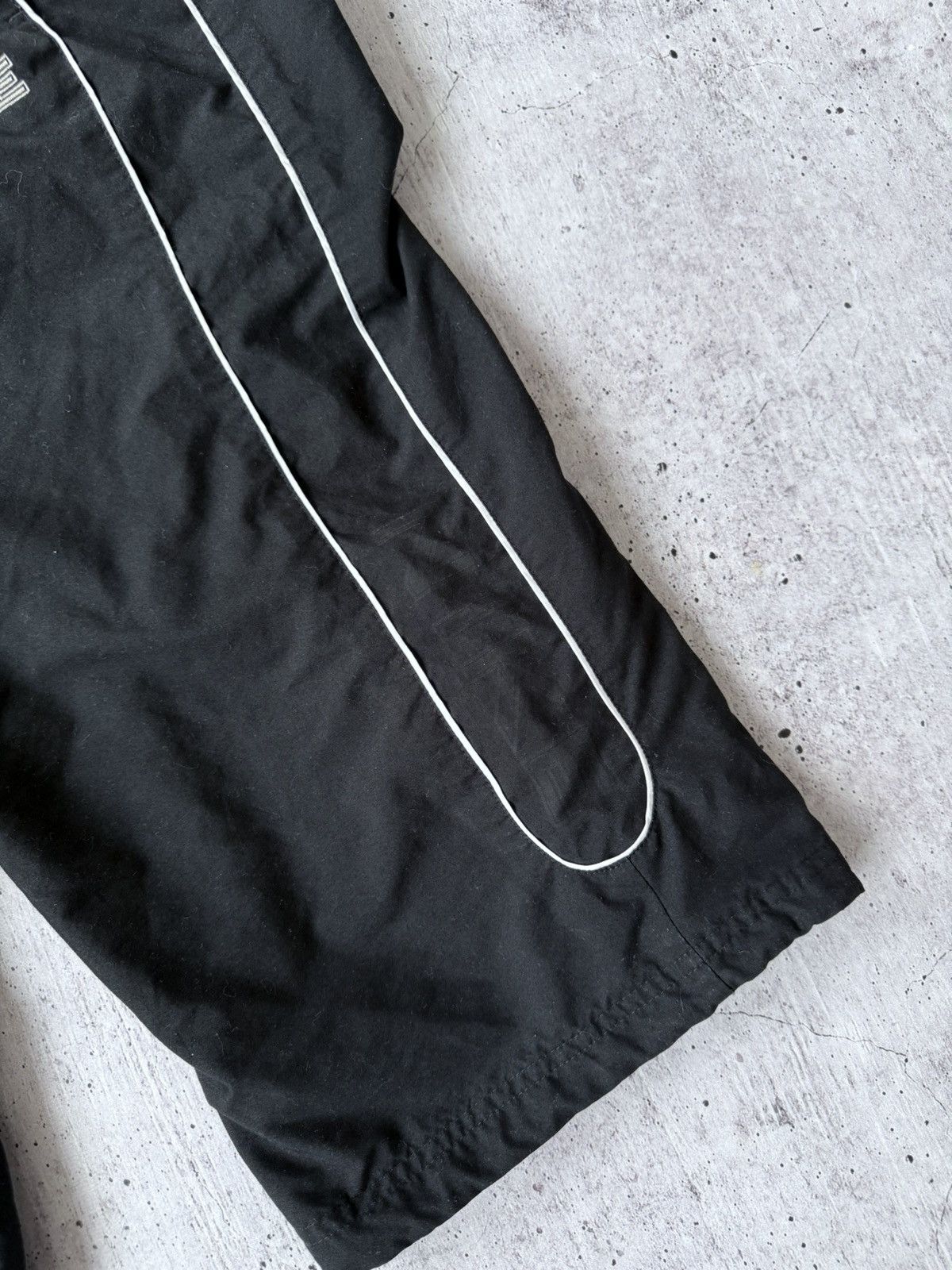 Nike × Vintage Nike Vintage Y2K Black Shorts 00s Size US 33 - 8 Thumbnail