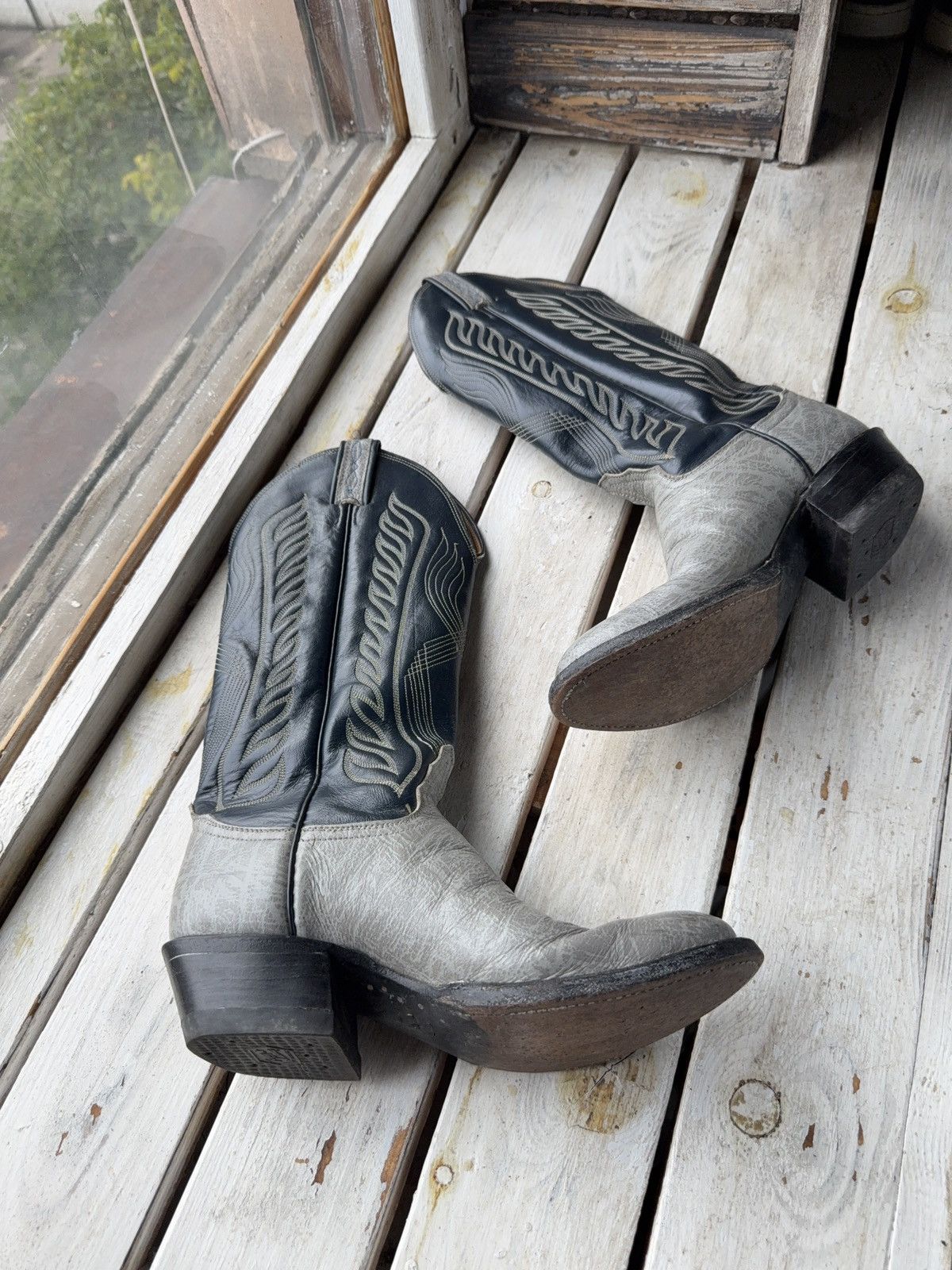 Tony Lama 00s Tony Lama M8119 Gray Navy Leather Cowboy Boots 7 R USA Size US 7 / EU 40 - 14 Thumbnail