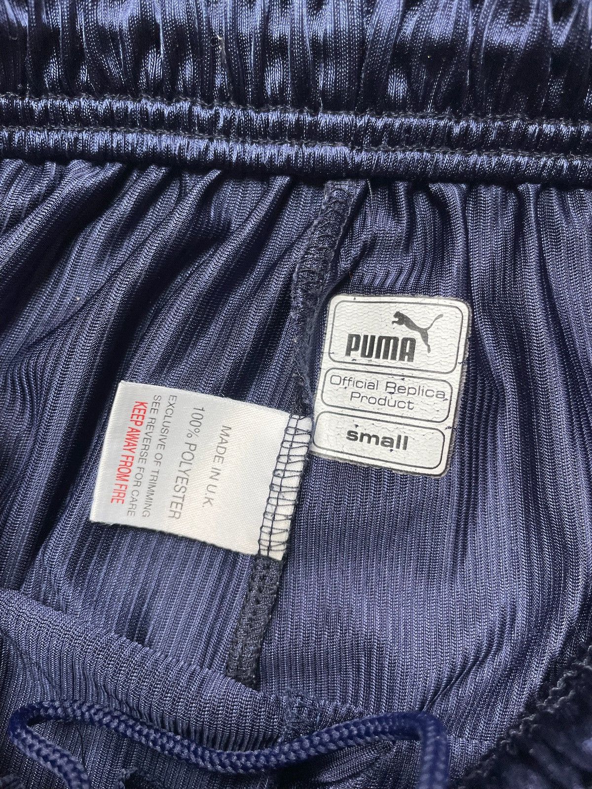 Puma Puma Leeds vintage soccer shorts size S 30 rare Size US 30 / EU 46 - 7 Thumbnail