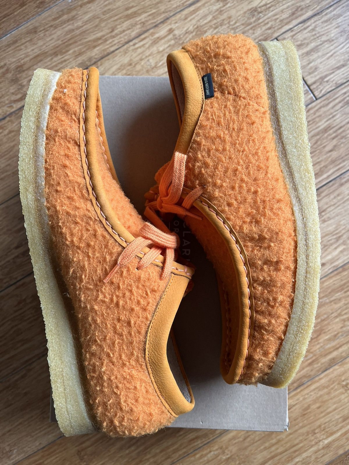 Aime Leon Dore × Clarks Us 9 ALD X Clarks Wallabee low orange casentino wool Size US 9 / EU 42 - 6 Thumbnail