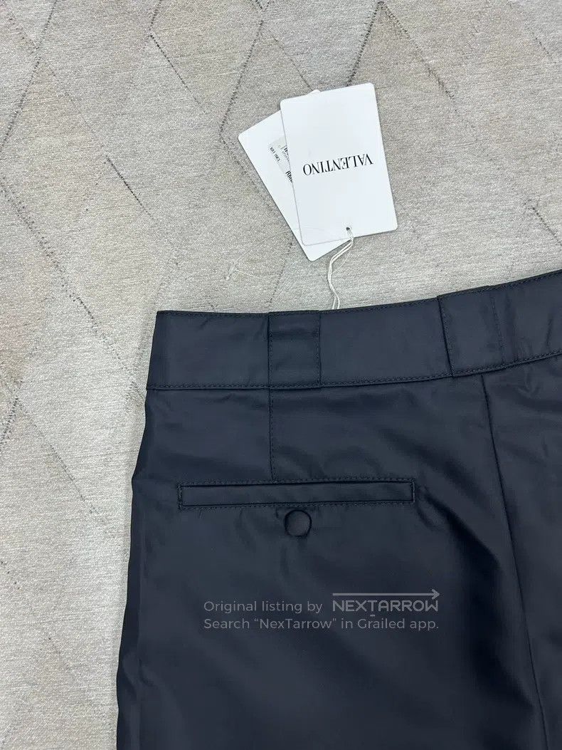 Valentino Valentino Nylon shorts Size US 32 / EU 48 - 4 Thumbnail