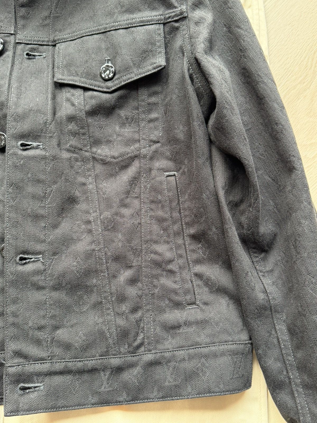 Louis Vuitton Louis Vuitton Monogram Denim Woven Trucker Jacket Black 50 Size US M / EU 48-50 / 2 - 7 Thumbnail