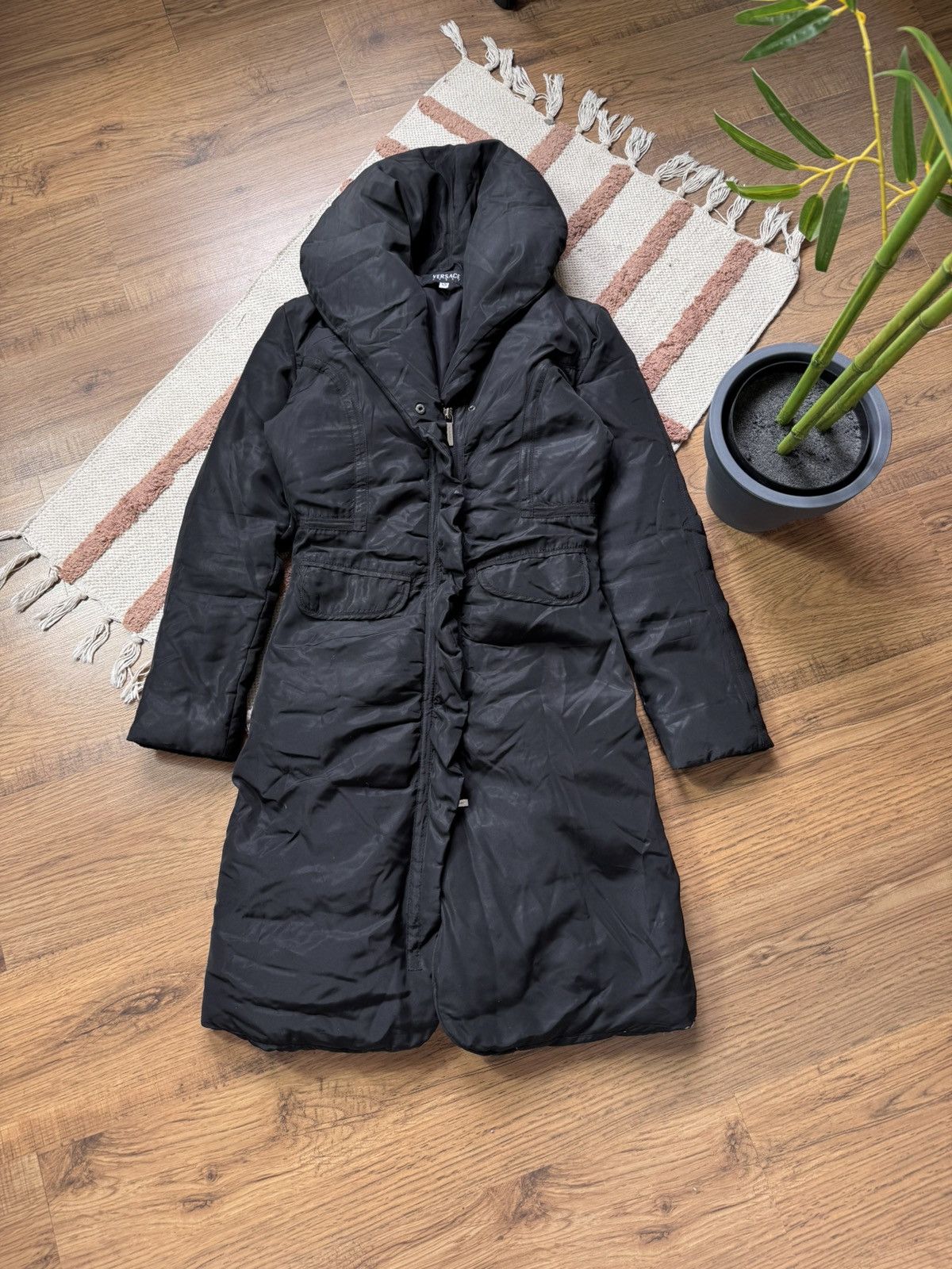 Versace × Vintage VINTAGE VERSACE SPORT 2000s MIDI DOWN PUFFER JACKET Size XS / US 0-2 / IT 36-38 - 7 Thumbnail