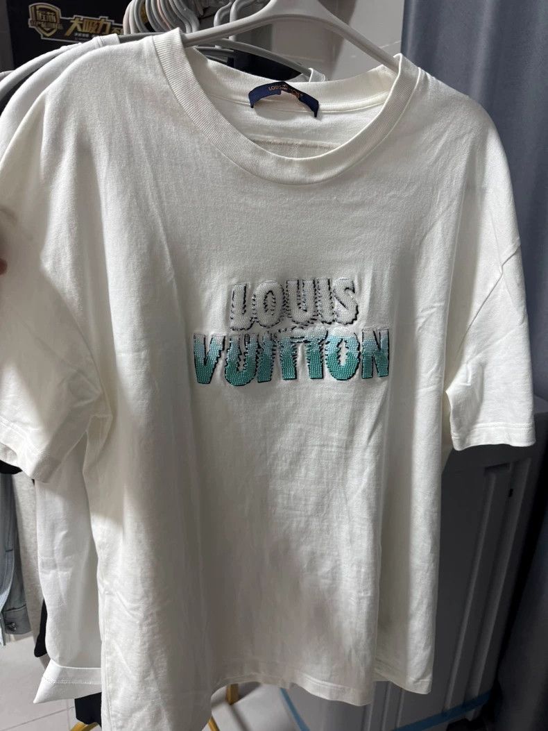 Louis Vuitton Louis Vuitton short sleeves Size US M / EU 48-50 / 2 - 1 Thumbnail
