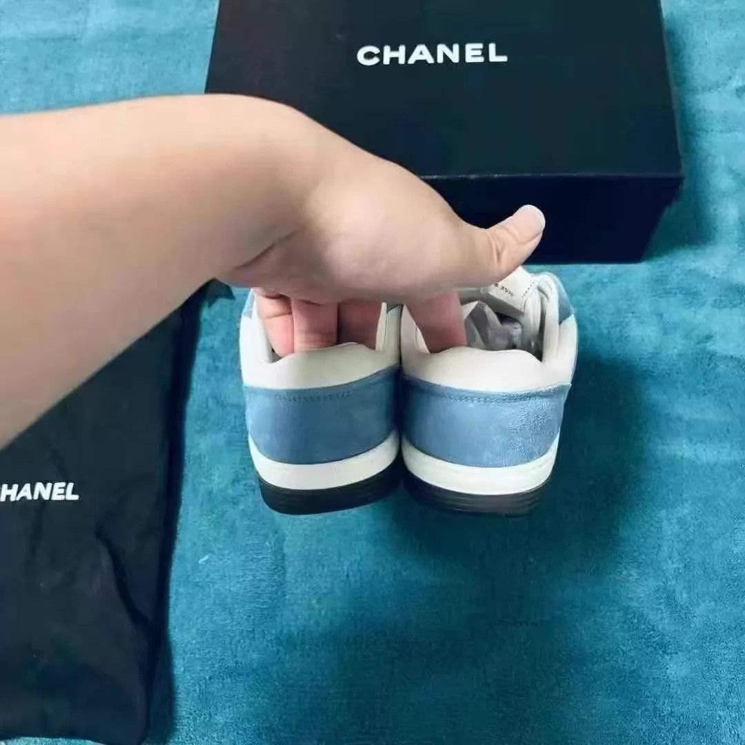 Chanel Chanel 23p Large Logo Suede Flocked Low-Top W/Blue 35.5 Size US 5 / IT 35 - 4 Thumbnail