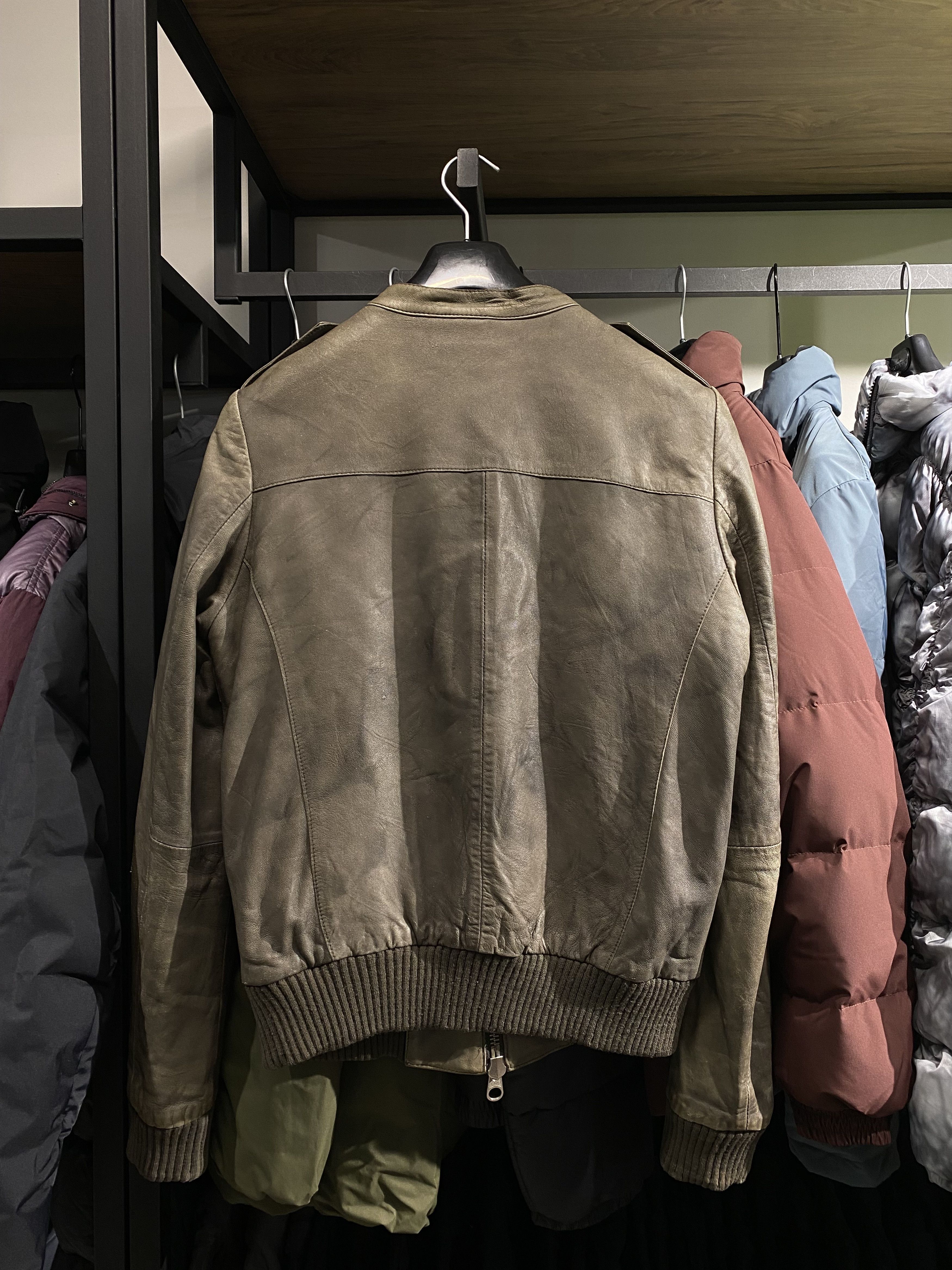 Allsaints Vintage Distressed Allsaints leather bomber jacket size M Size US M / EU 48-50 / 2 - 6 Thumbnail