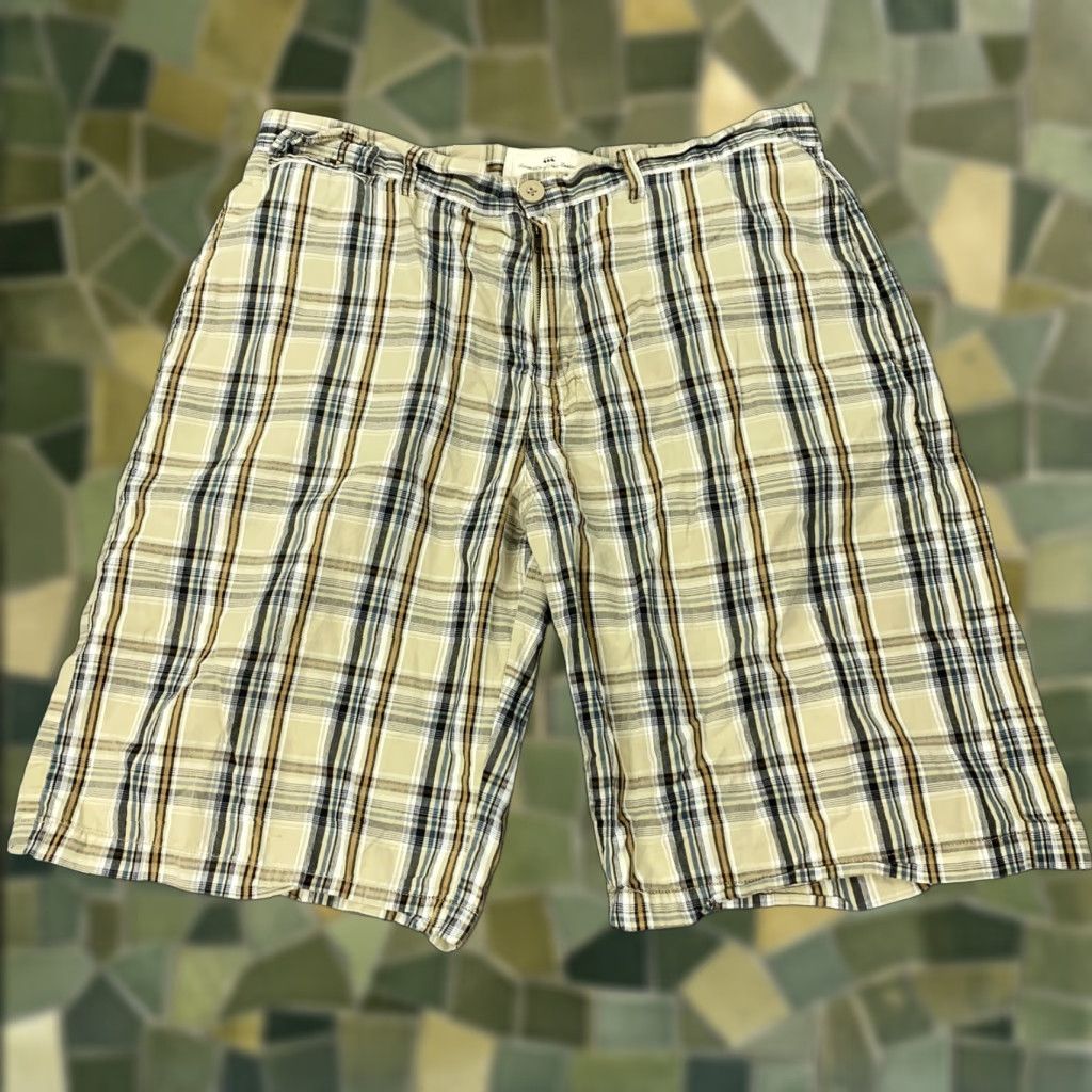 Vintage CANterbury of New Zealand Chino Shorts Mens 36 Beige Plaid Casual Cotton Size US 36 / EU 52 - 1 Thumbnail