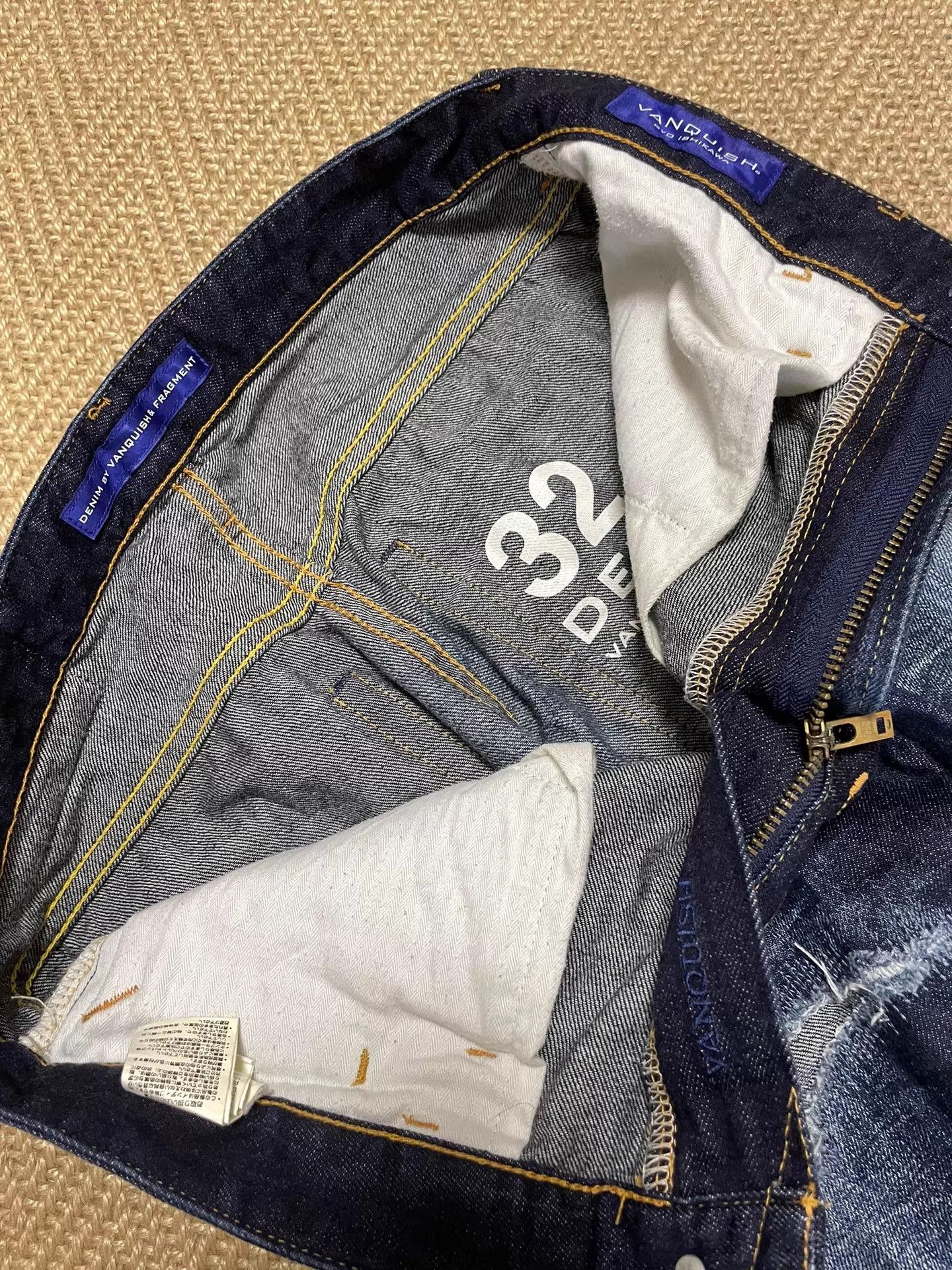 Fragment Design FRAGMENT x VANQUISH 9/10 Denim Distressed w/Rhinestones Size US 32 / EU 48 - 8 Thumbnail