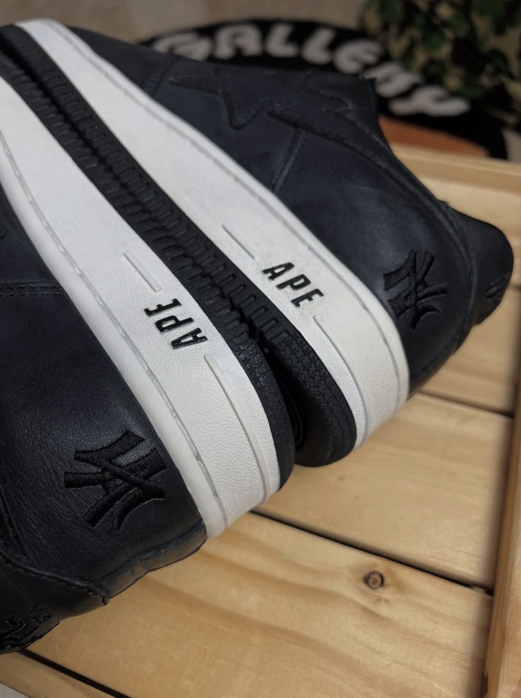 Bape 2004 A Bathing Ape x Neighborhood Black Bapesta 1 out of 100 Size US 9.5 / EU 42-43 - 7 Thumbnail
