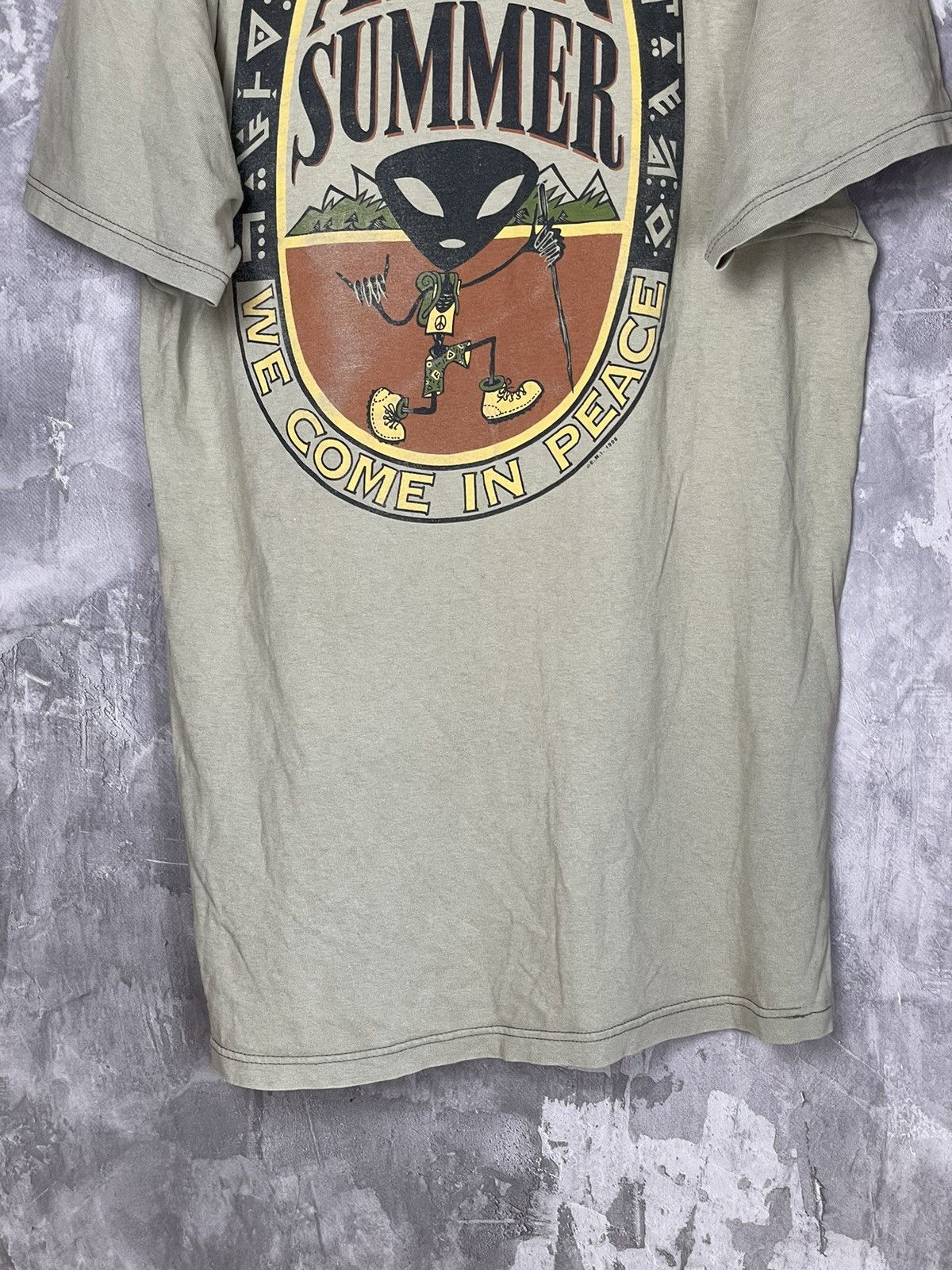 Vintage Vintage Y2K Crazy 1996s Big Logo Alien Summer T shirt Size US L / EU 52-54 / 3 - 3 Thumbnail