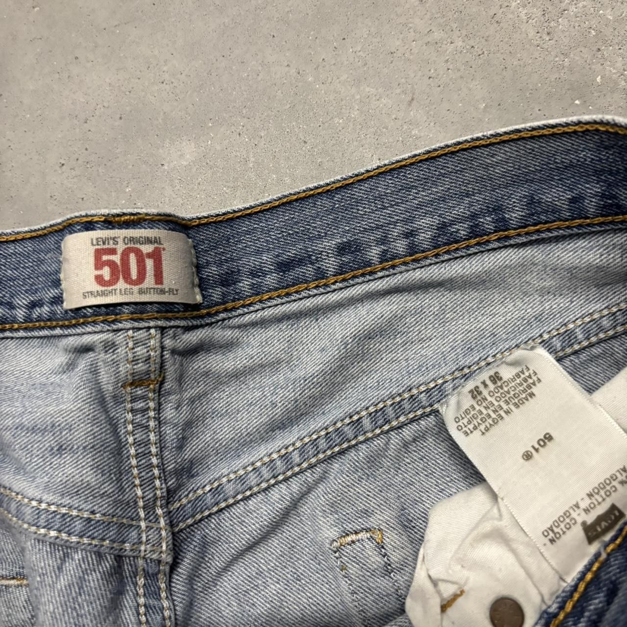 Levi's × Vintage Crazy Vintage Y2K/2000s Grunge Medium Wash Levi’s 501 Essential Denim Jeans! Size US 34 / EU 50 - 8 Thumbnail