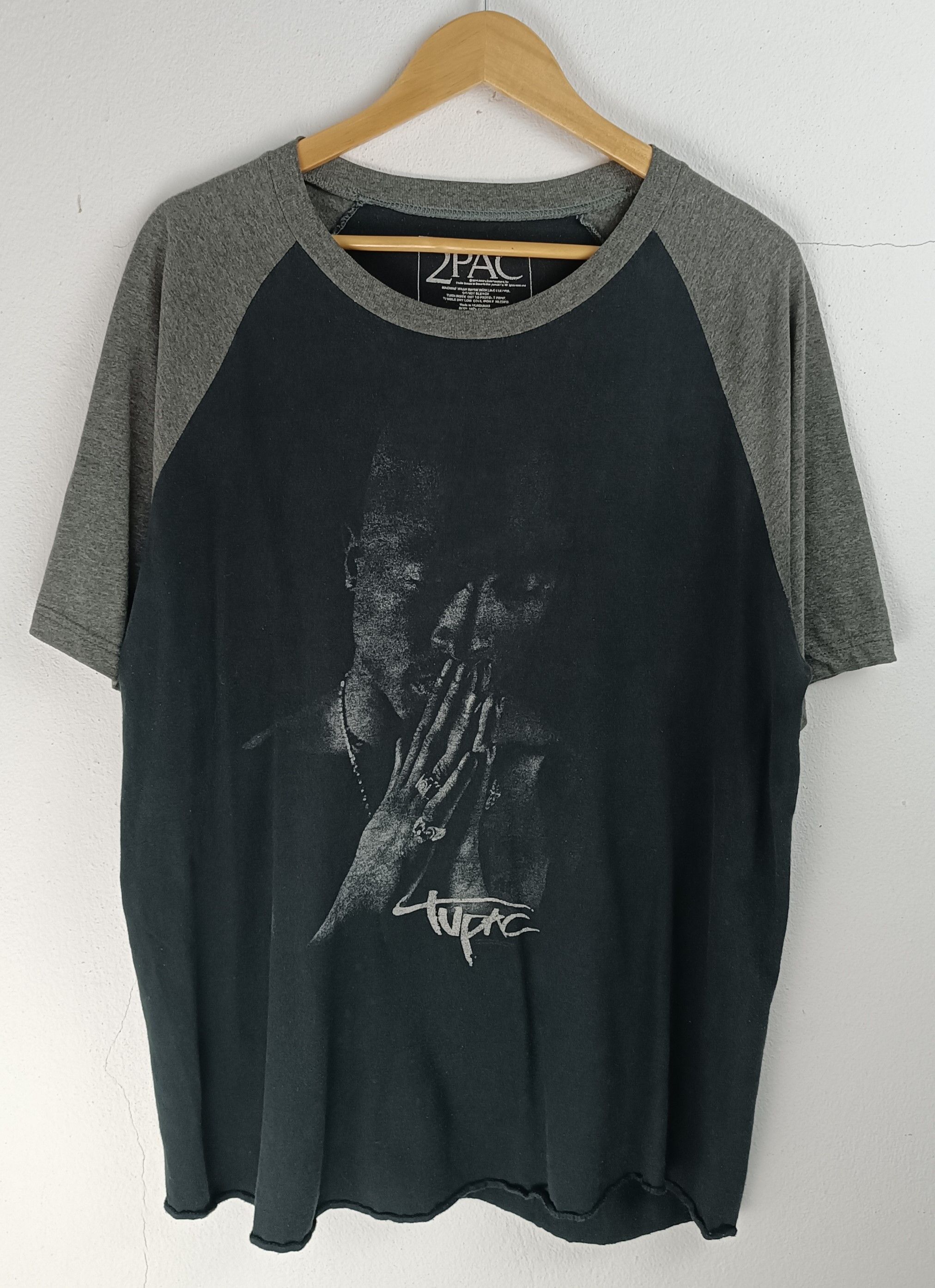 Rap Tees THRASHED FADED VINTAGE TUPAC SHAKUR RAP TEES BIGGIE SNOOP Size US XL / EU 56 / 4 - 3 Thumbnail