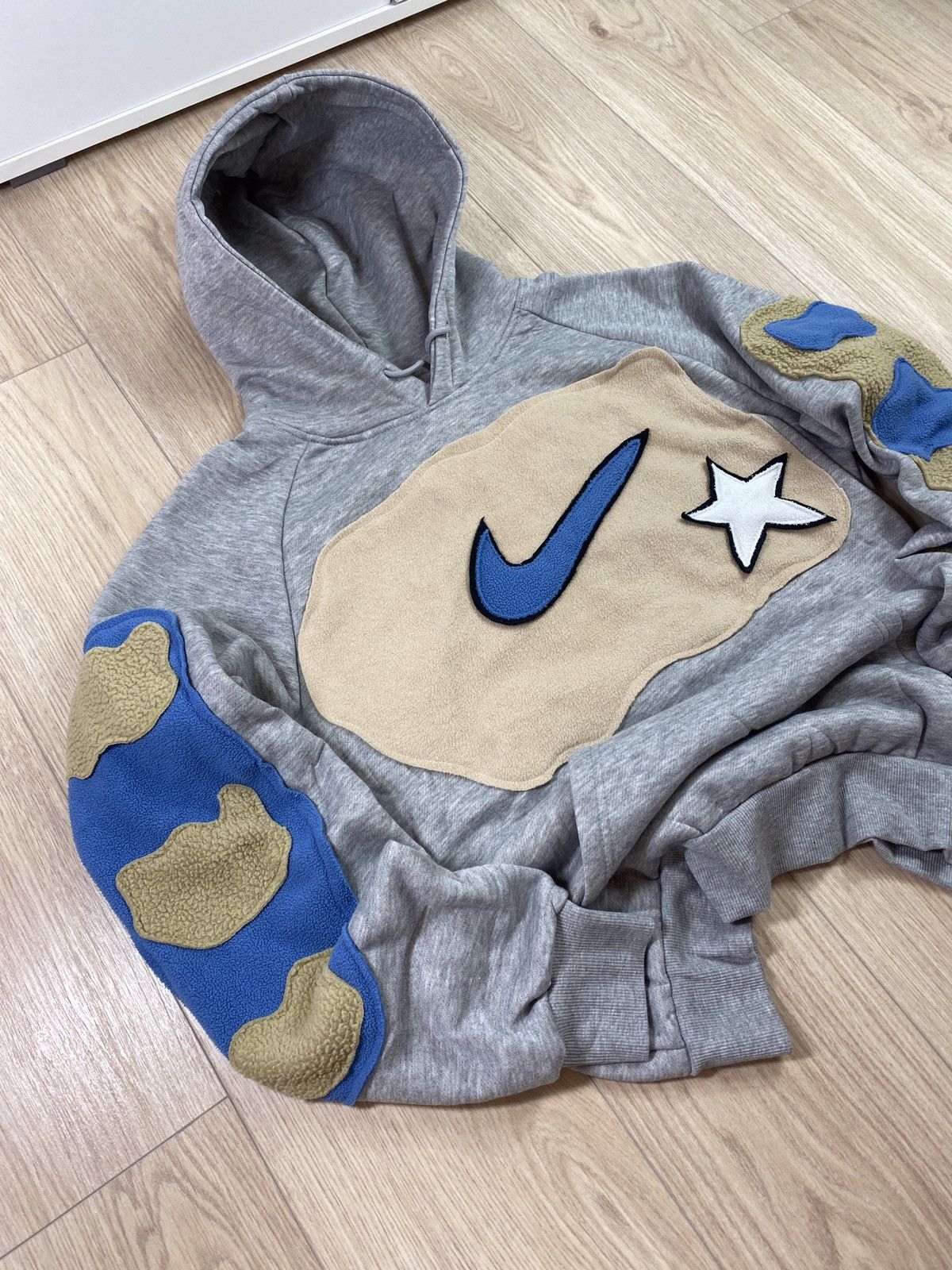 Nike × Vintage Vintage Nike Custom Skelet Center Swoosh Oversize Hoodie Y2K Size US L / EU 52-54 / 3 - 4 Thumbnail