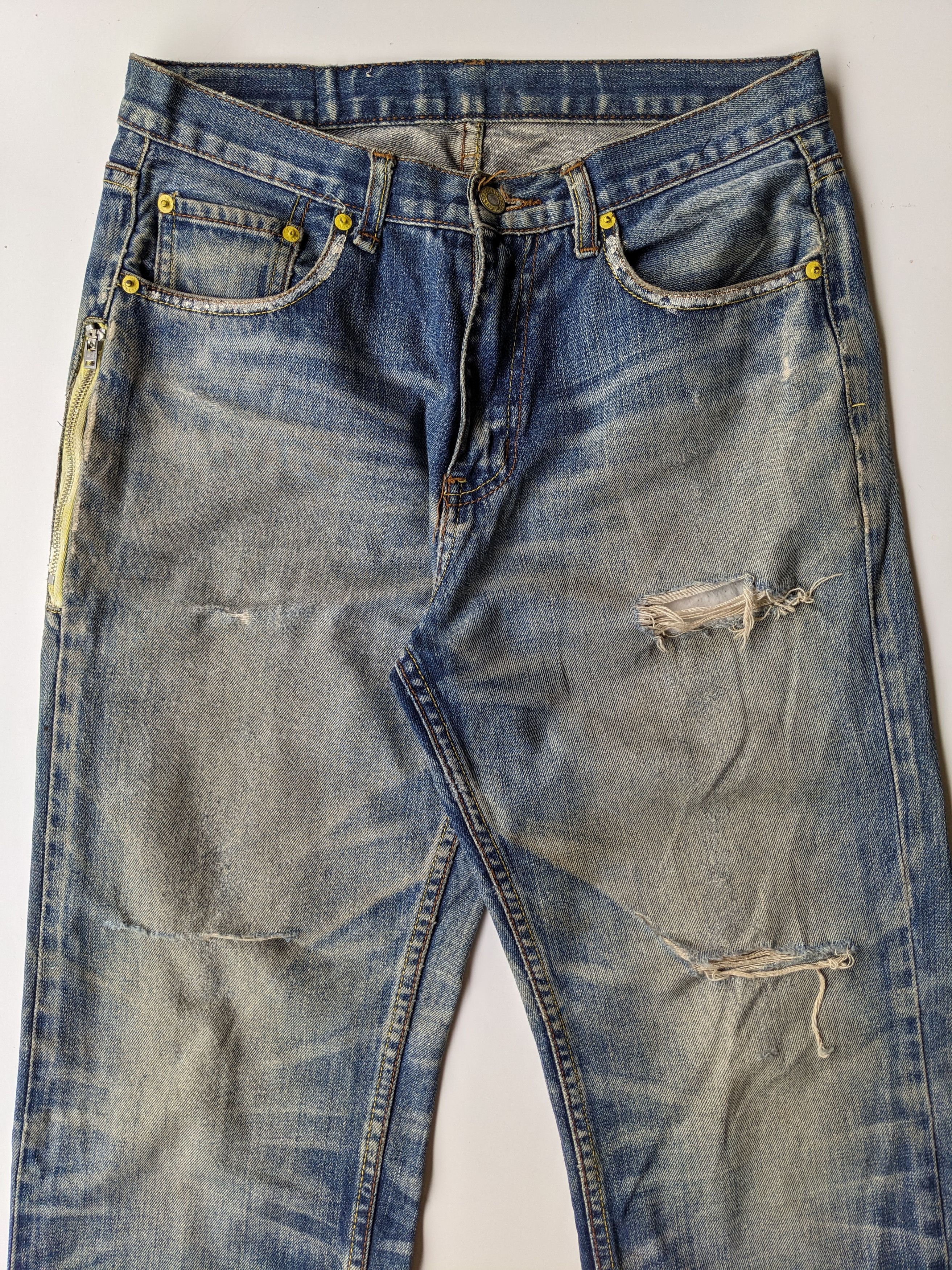 Fragment Design × Levi's Levi's X Fragment Design faded distressed jeans Size US 31 - 4 Thumbnail