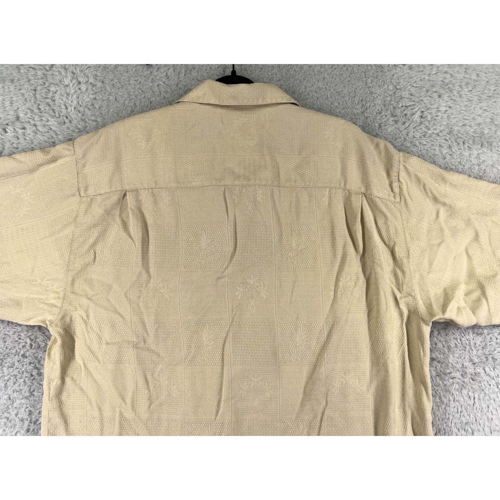 Tommy Bahama VINTAGE Tommy Bahama Shirt Mens Large Beige Palm Tile Pattern Silk Hawaiian Button Up Size US L / EU 52-54 / 3 - 6 Thumbnail