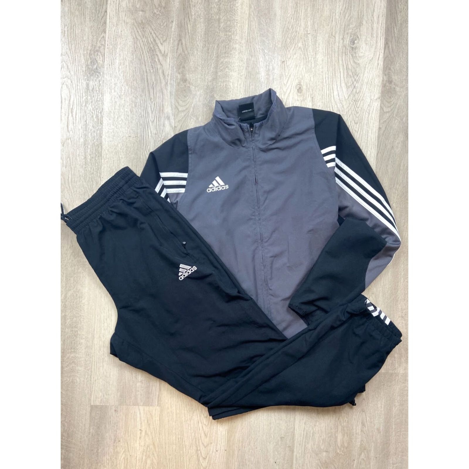 Adidas Adidas Tracksuit Jacket Pants L Mens Gray Vintage Set Includes Jacket Pants Shirt/Hoodie (adapt as one category: Tracksuit) Size 42R - 3 Thumbnail