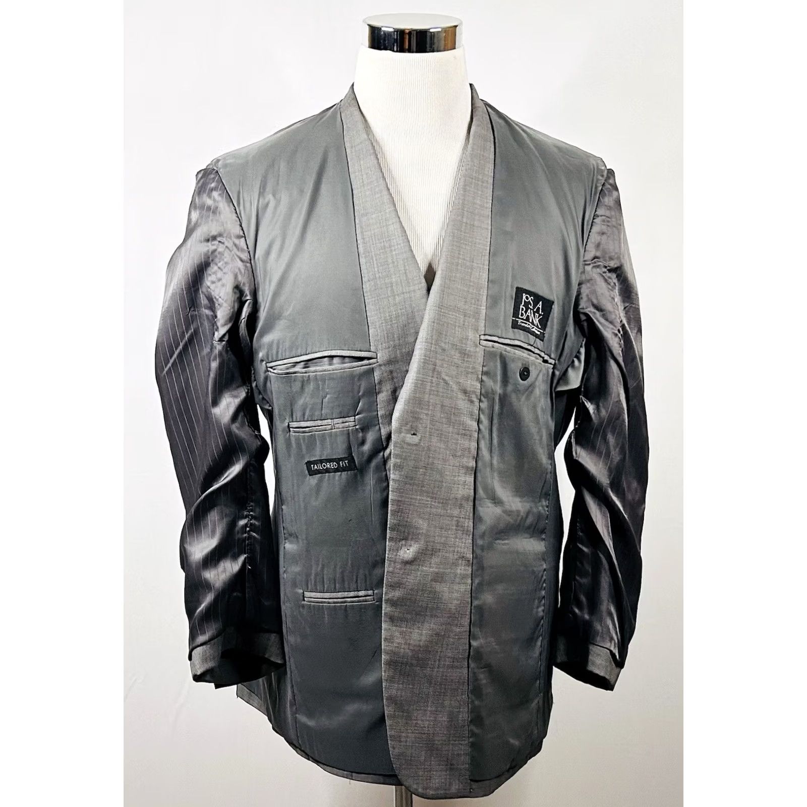 Jos. A. Bank Jos A Bank Sport Coat Gray 42R Tailored Fit 100% Wool Two Button Double Vented Mens Size US XS / EU 42 / 0 - 7 Thumbnail