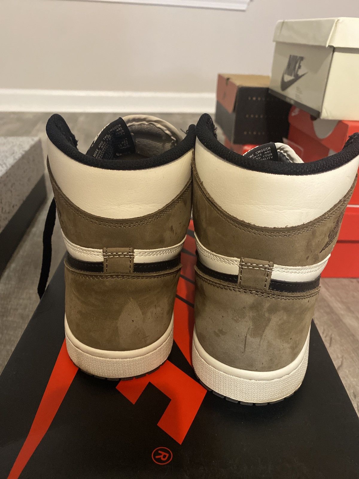 Jordan Brand Jordan 1 retro high dark mocha size 10.5 Size US 10.5 / EU 43-44 - 4 Thumbnail