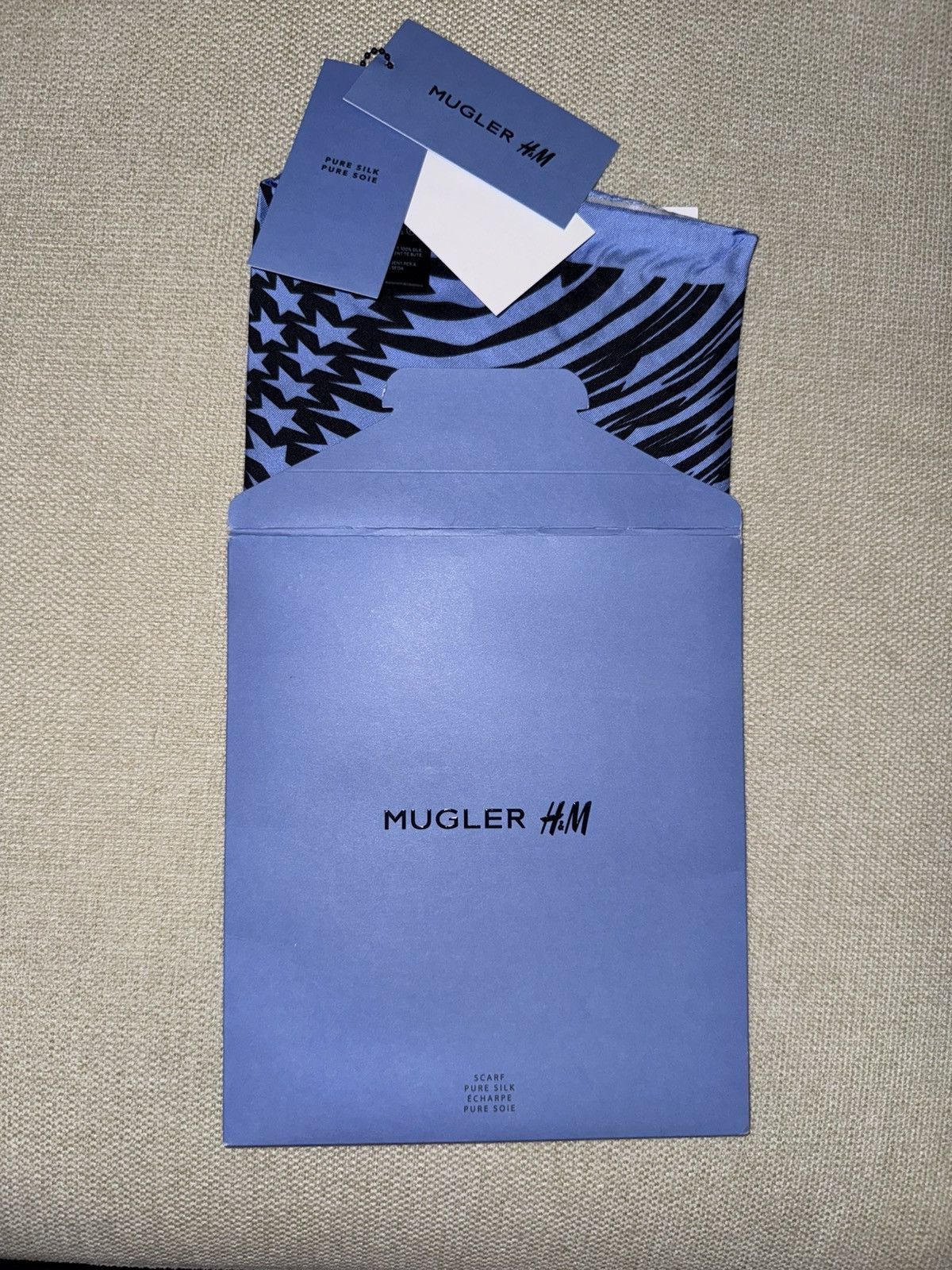 H&M × Mugler Mugler x H&M - Blue Swirled Star 18” Scarf (New) Size ONE SIZE - 2 Thumbnail
