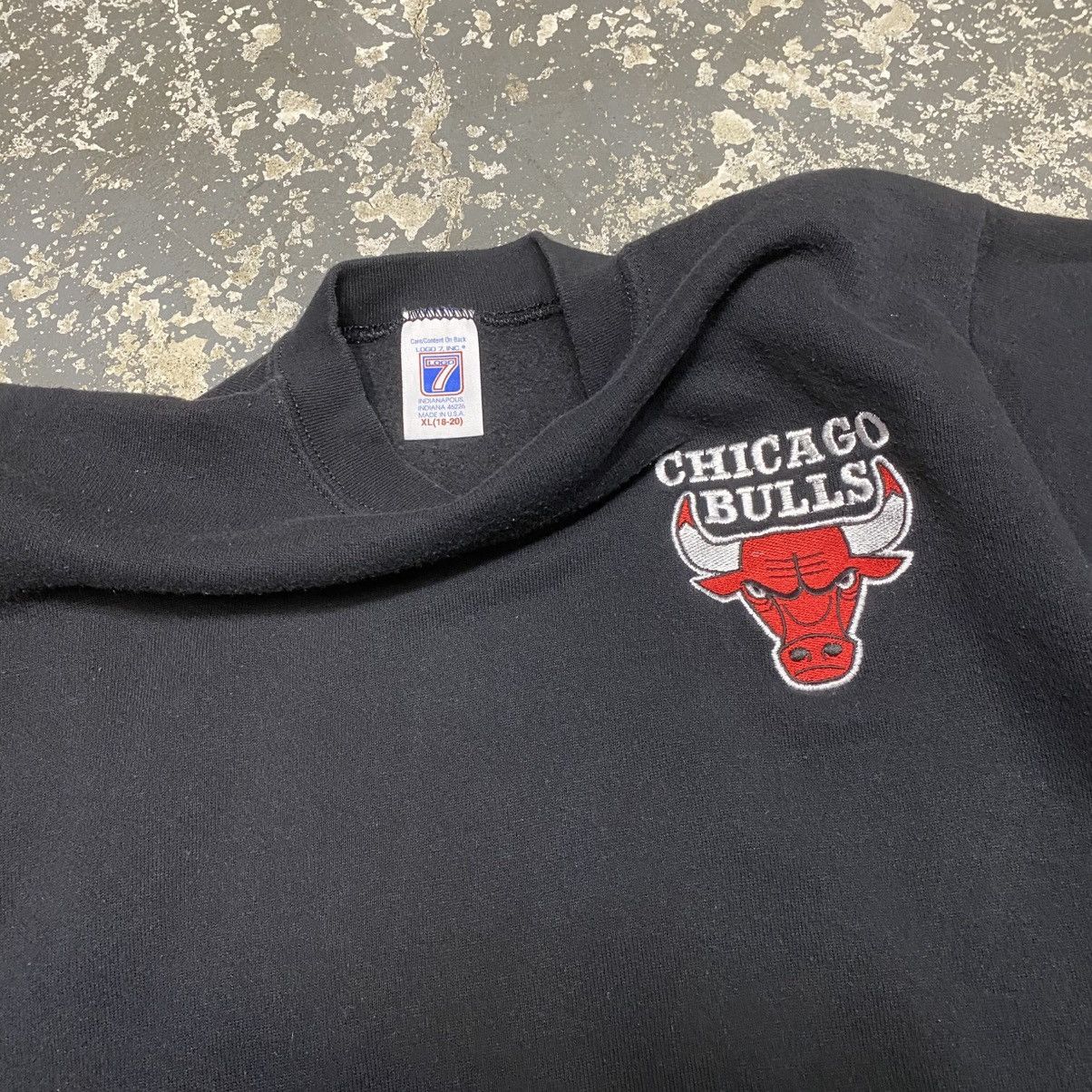 NBA × Vintage Vintage Chicago Bulls Logo 7 Sweatshirt 90s USA Size US XS / EU 42 / 0 - 4 Thumbnail