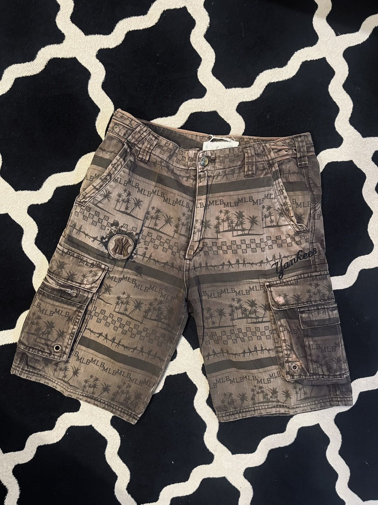 Faded MLB Yankees Cargo Shorts Brown Vintage