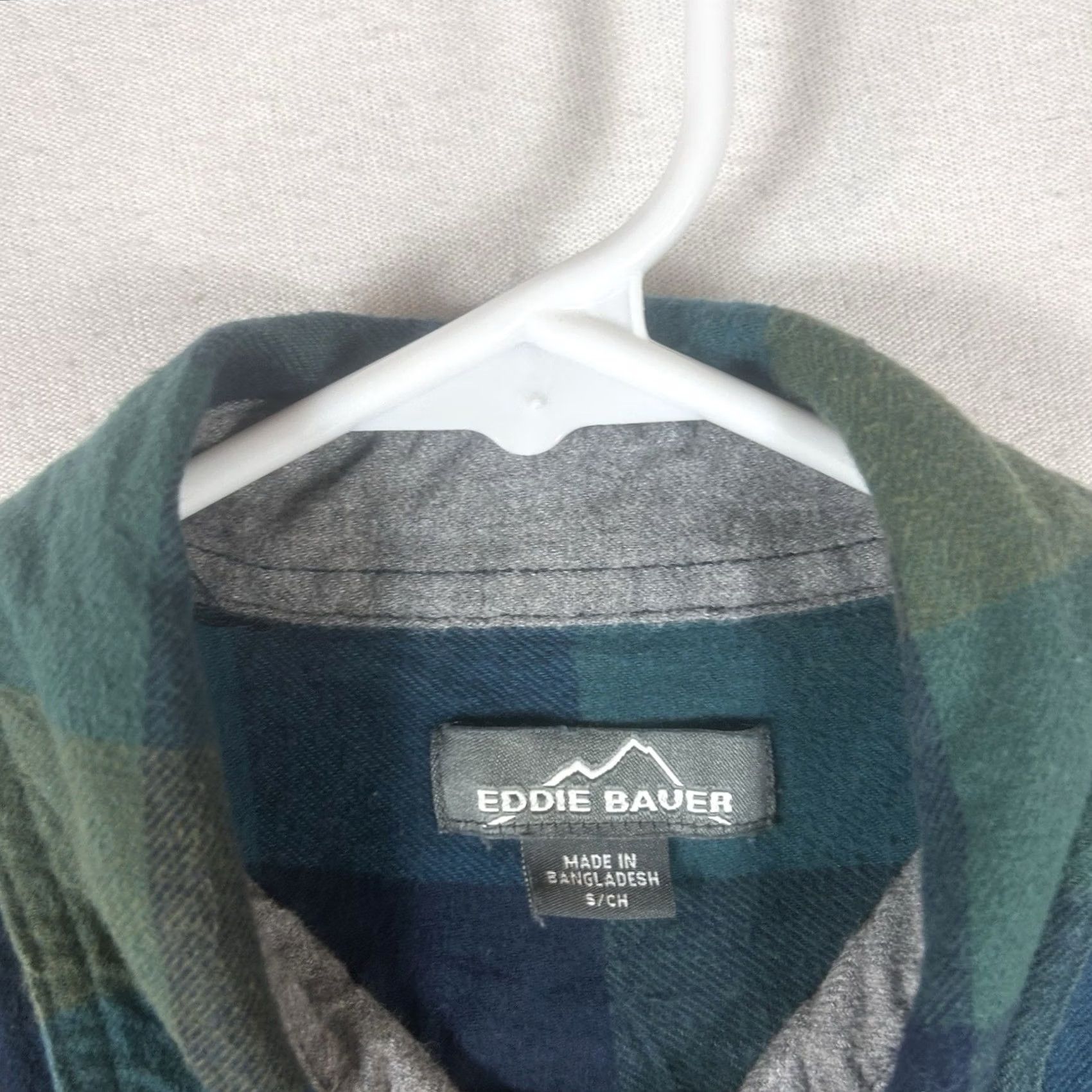 Eddie Bauer Eddie Bauer Button-Up Long Sleeve Shirt Mens Small Green Blue Plaid L/S Casual Travel Front Pocket Multicolor Cotton Flannel Relaxed Fit Men Size US S / EU 44-46 / 1 - 3 Thumbnail