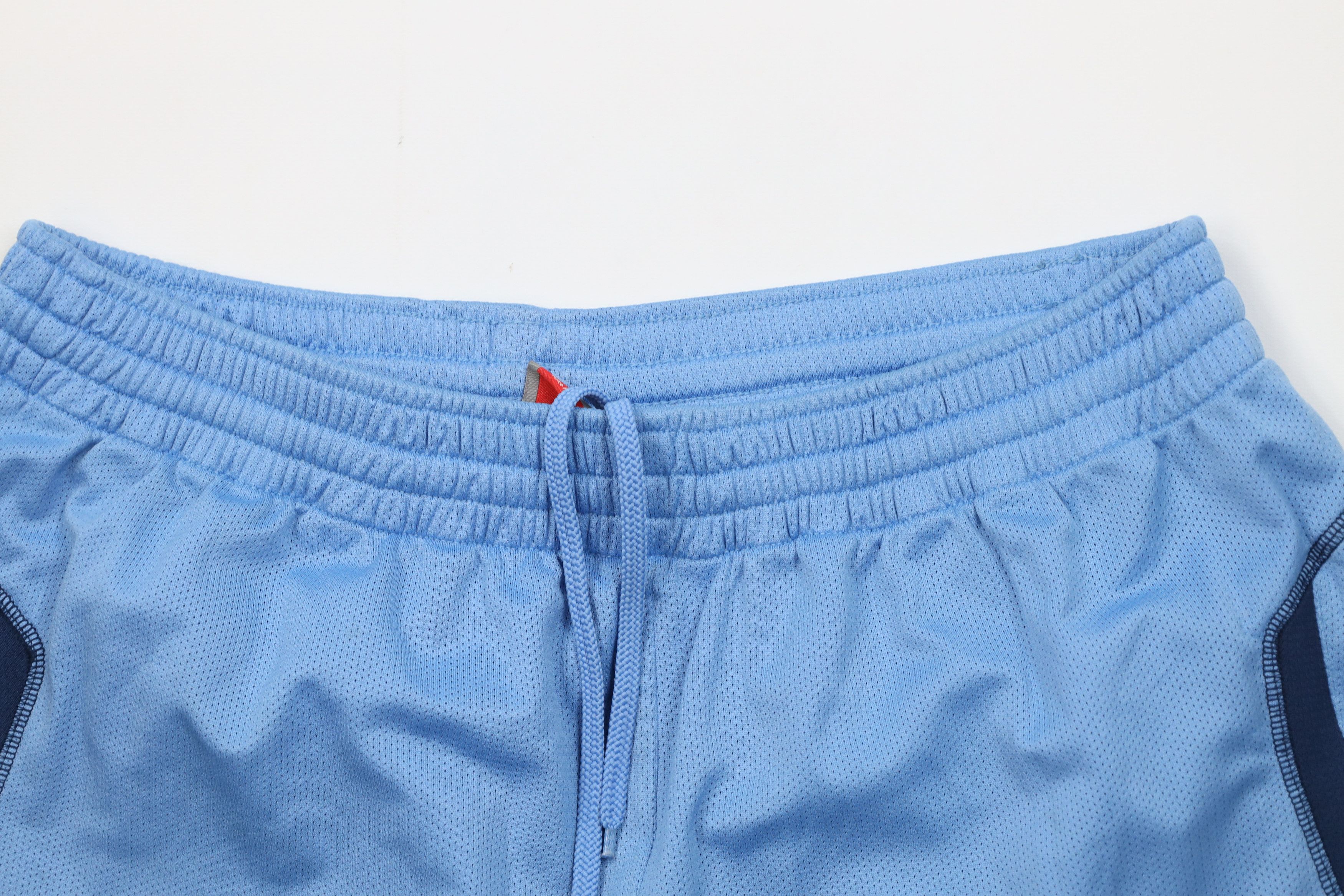 Nike Vintage Nike Mini Swoosh University of North Carolina Shorts Size US 34 / EU 50 - 2 Thumbnail