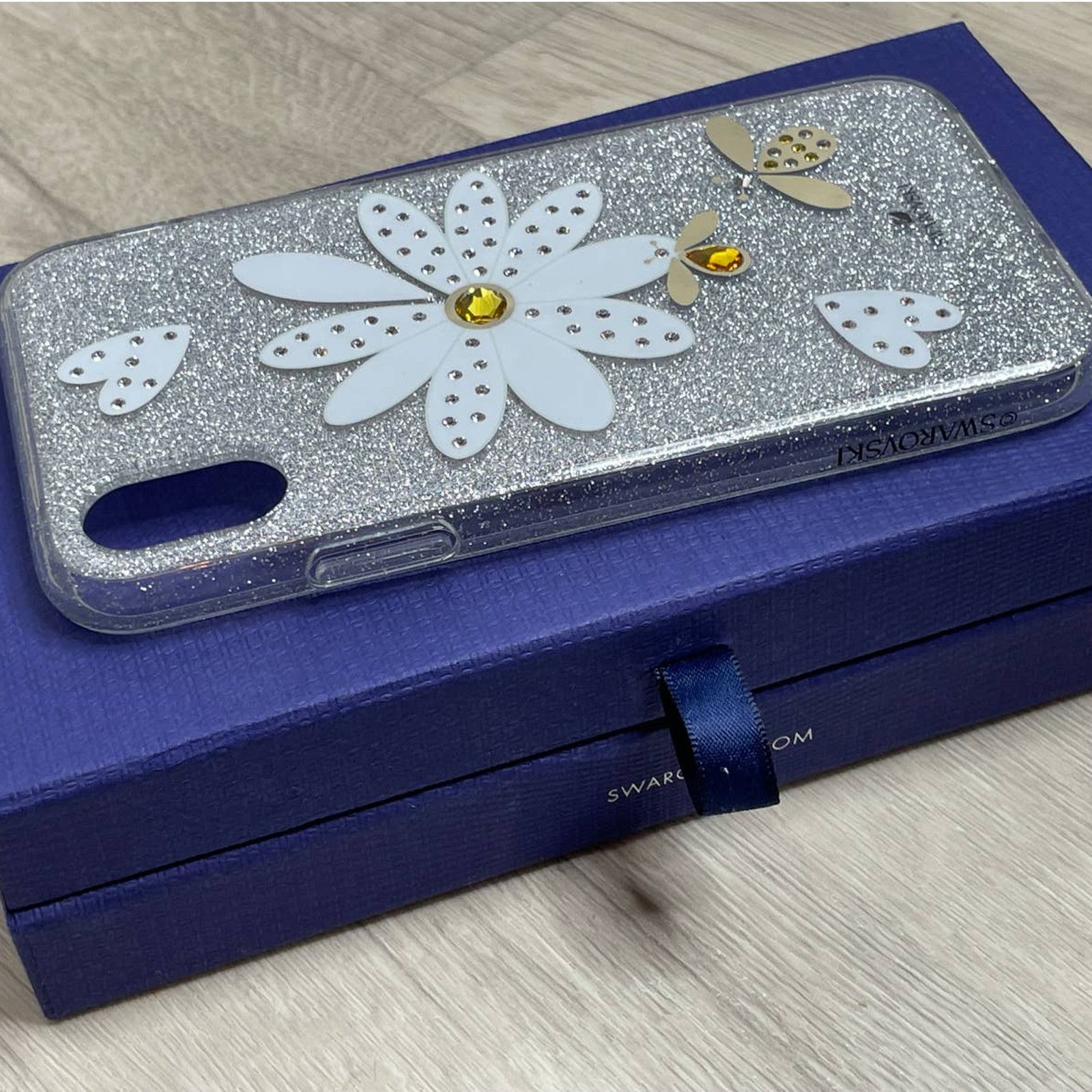 Swarovski Swarovski Eternal Flower Heart Bee Print Iphone XS Max Case Size ONE SIZE - 5 Thumbnail