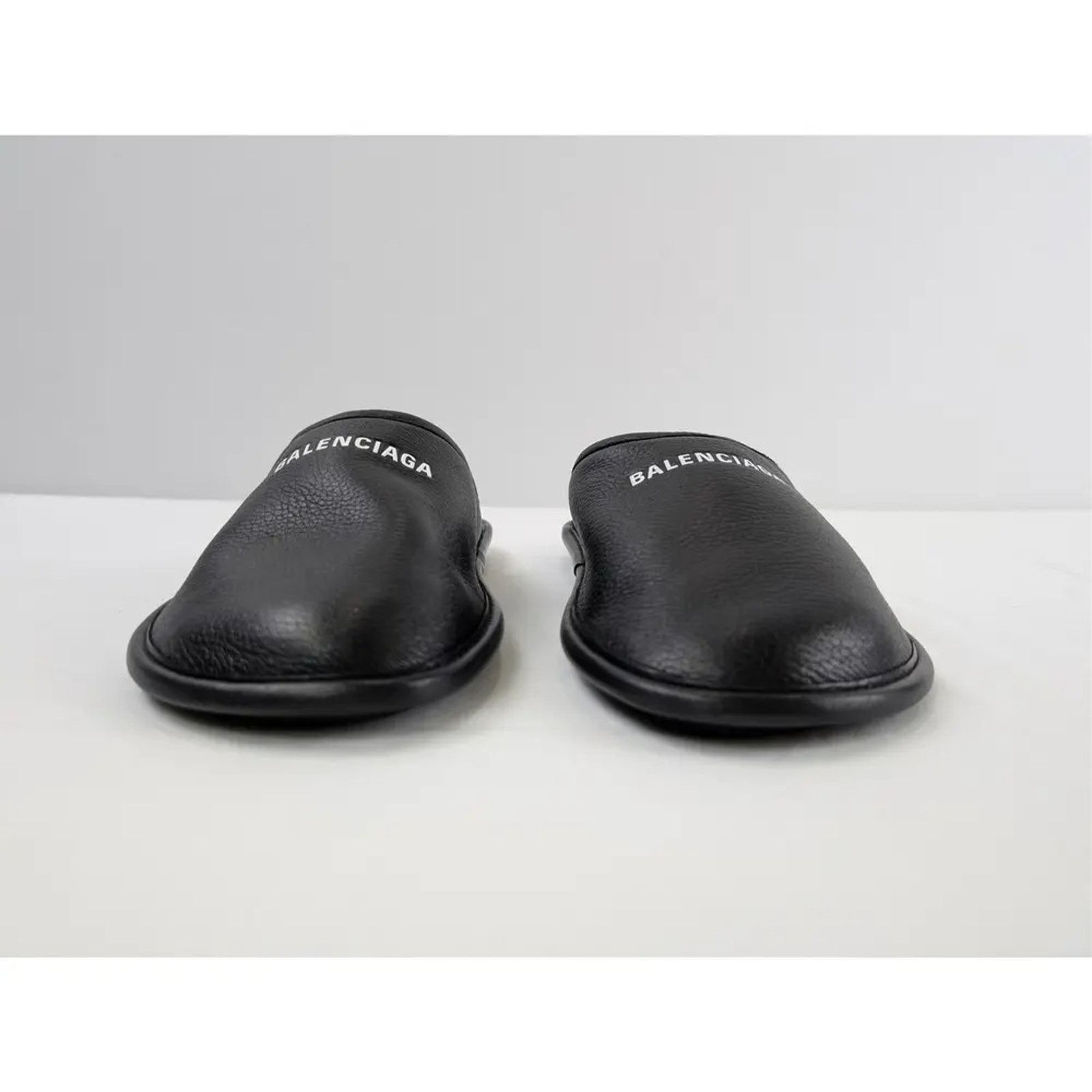 Balenciaga o1rshd1 Logo Grained Leather / Control Home Mule Flat Black Size US 8 / EU 41 - 7 Thumbnail