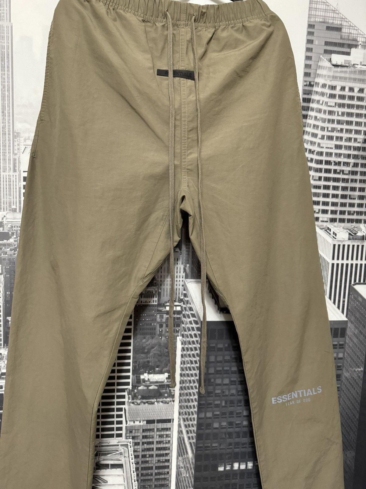Fear of God 🔥Fear of God Essentials Taupe Track Pants SZ Medium Size US 32 / EU 48 - 2 Thumbnail