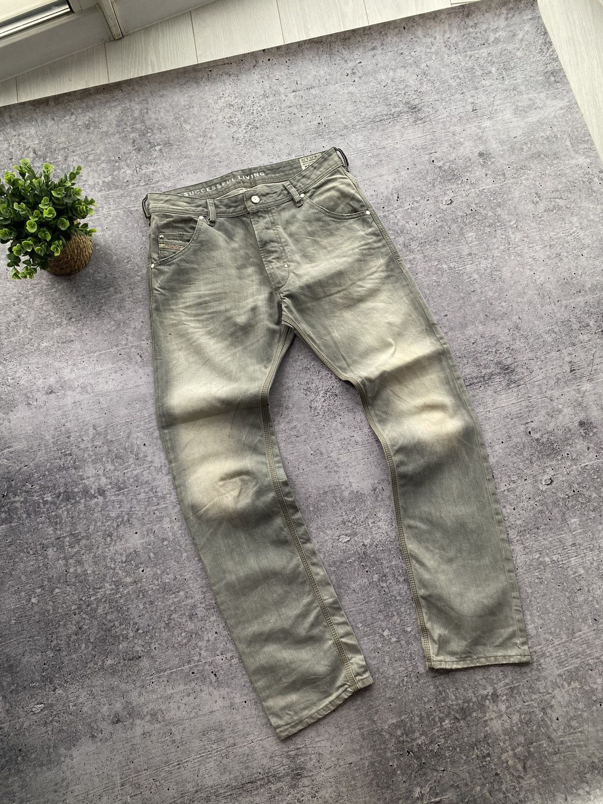 Diesel × Diesel Black Gold Diesel industry krooley Regular slim carrot jeans italy Size US 32 / EU 48 - 4 Thumbnail