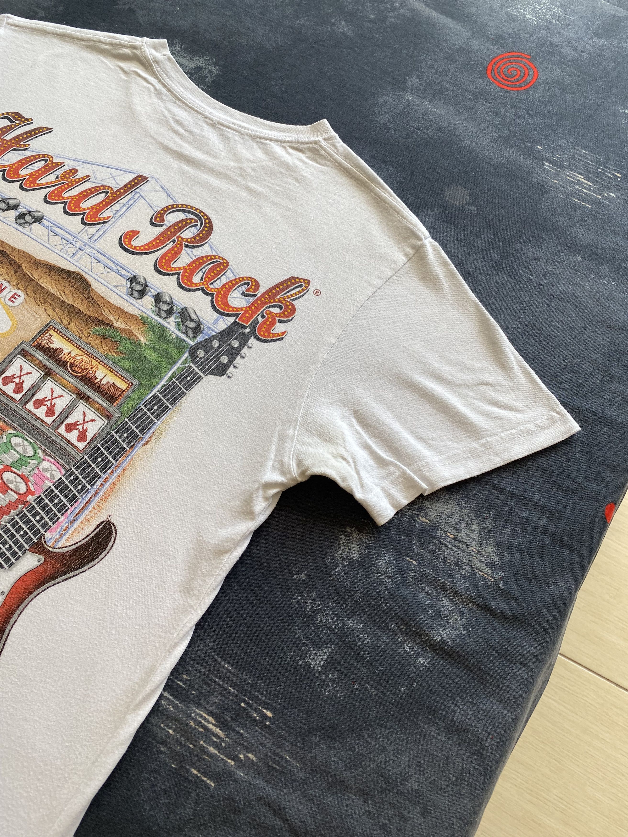 Hard Rock Cafe Hard Rock Cafe Vintage 2000s Las Vegas White Tee Size US S / EU 44-46 / 1 - 20 Thumbnail