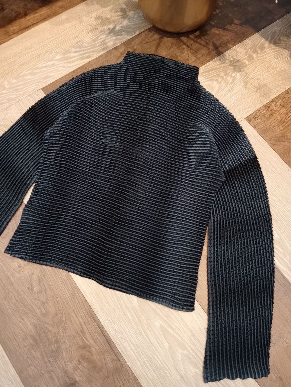 Japanese Brand JAPANESE BRAND PLEATED TURTLE NECK TOPS Size ONE SIZE - 4 Thumbnail