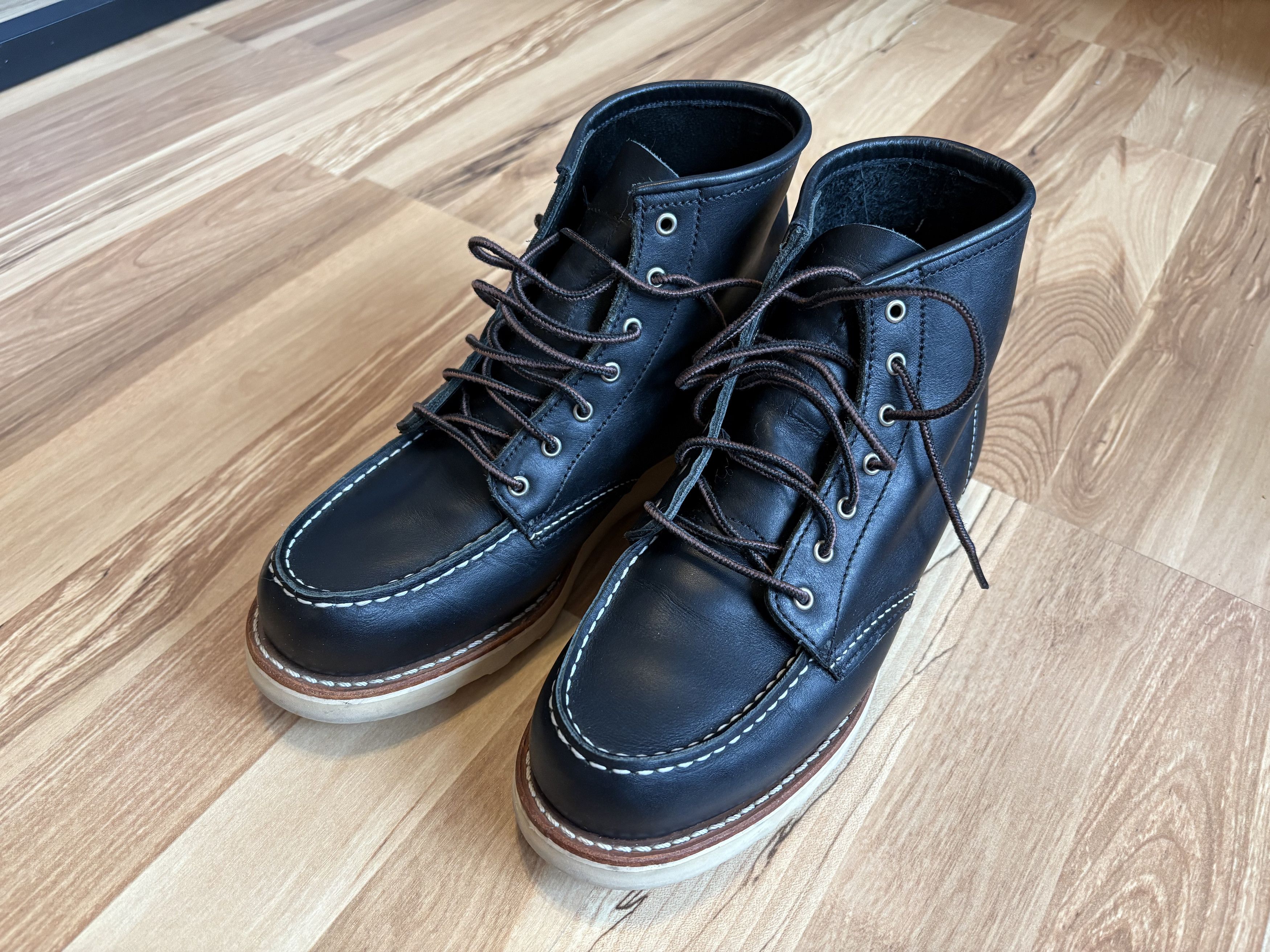 Red Wing Red Wing Women’s Heritage Classic Moc Boots Black Size US 8.5 / IT 38.5 - 1 Thumbnail