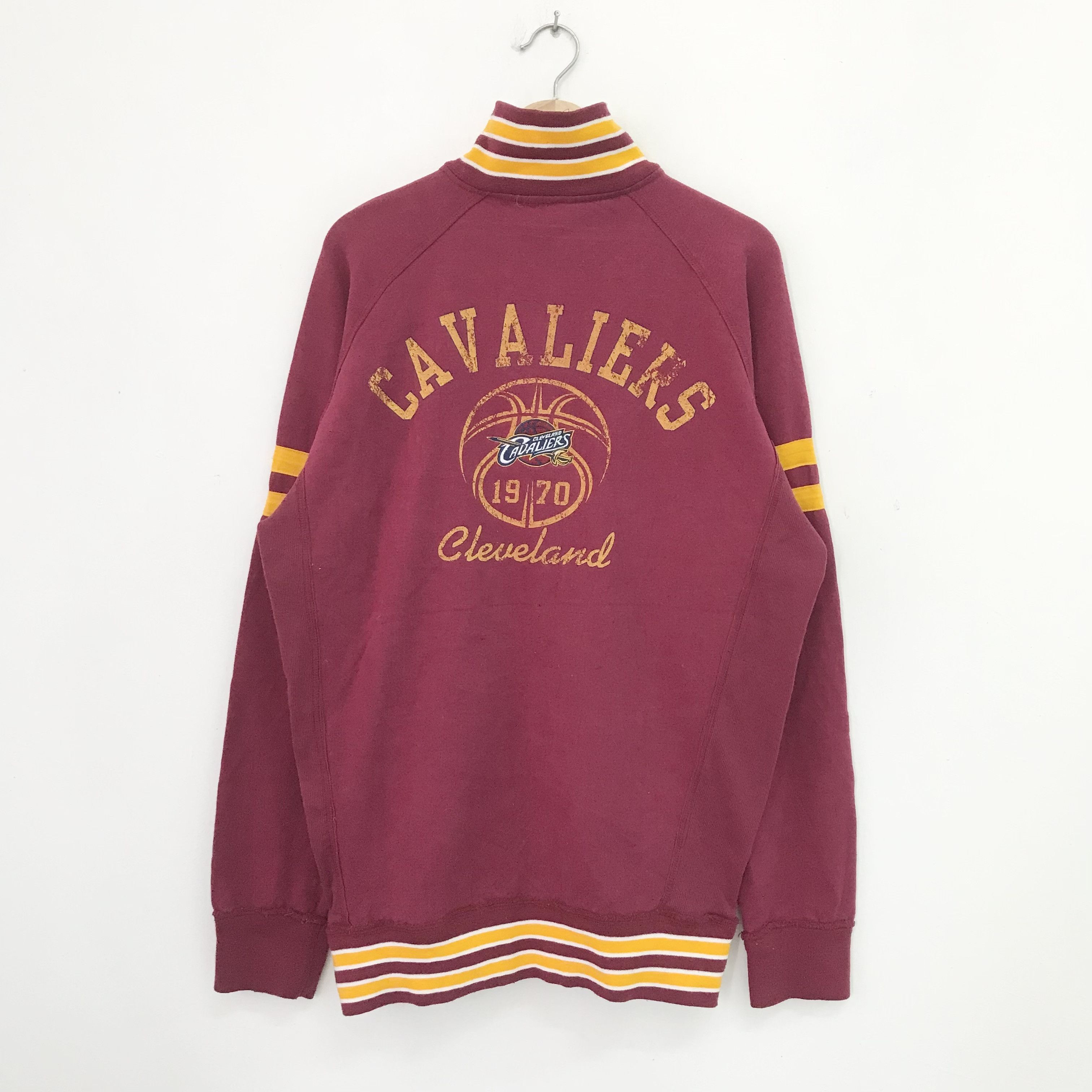 Vintage Vintage Y2K Cleveland Cavaliers Red Sweater - 538 Size US M / EU 48-50 / 2 - 2 Thumbnail