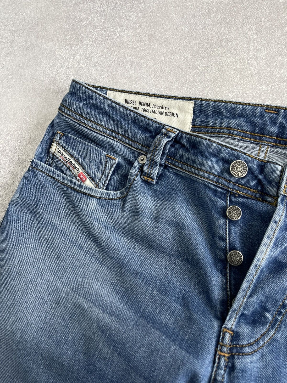 Diesel Diesel Larkee Straight Fit y2k Low Rise Leather Patch Jeans Size US 33 - 13 Thumbnail