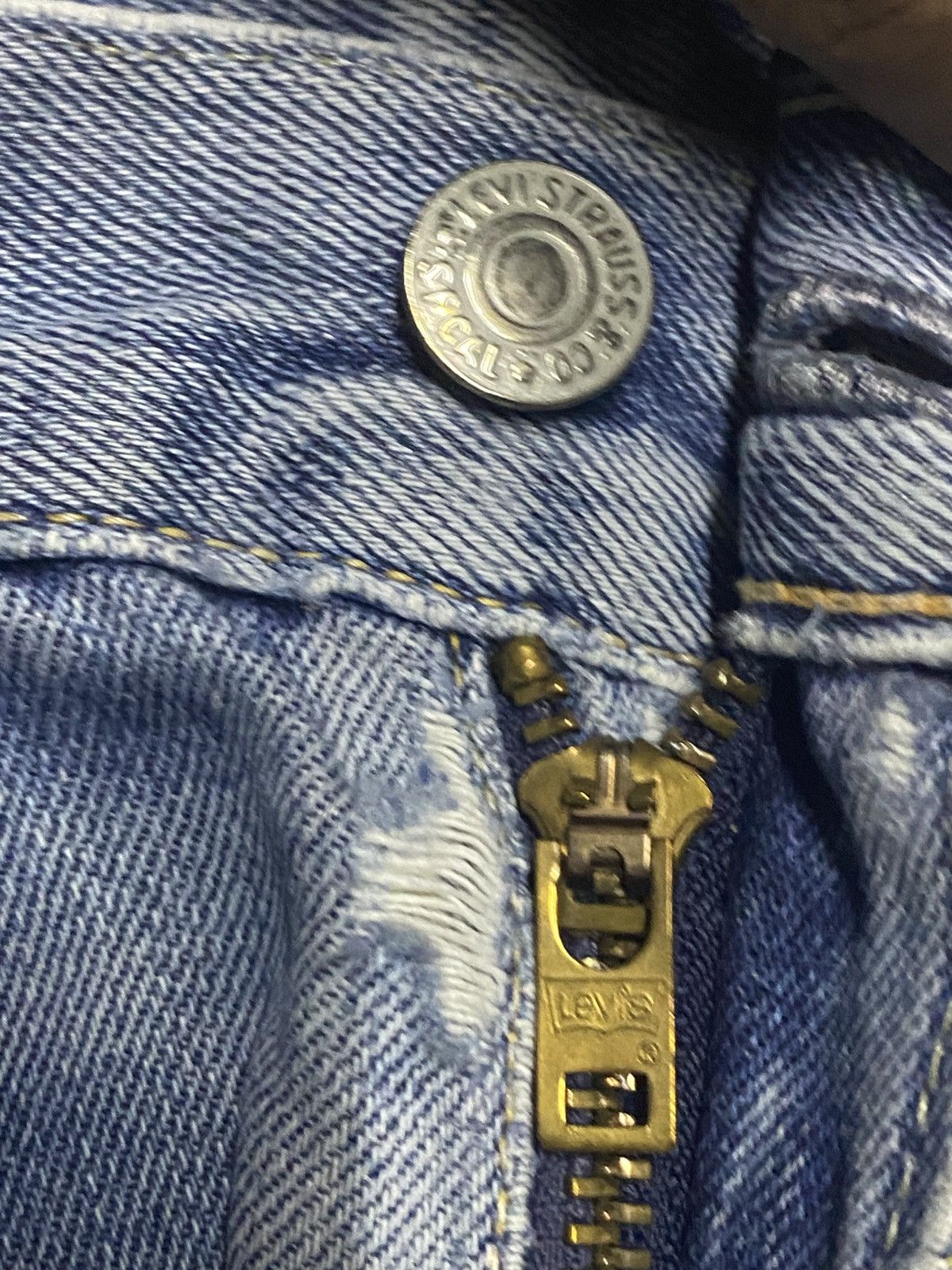 Levi's Vintage Levis 502 Blue Faded Wash Distressed Loose Jeans Size US 31 - 11 Thumbnail
