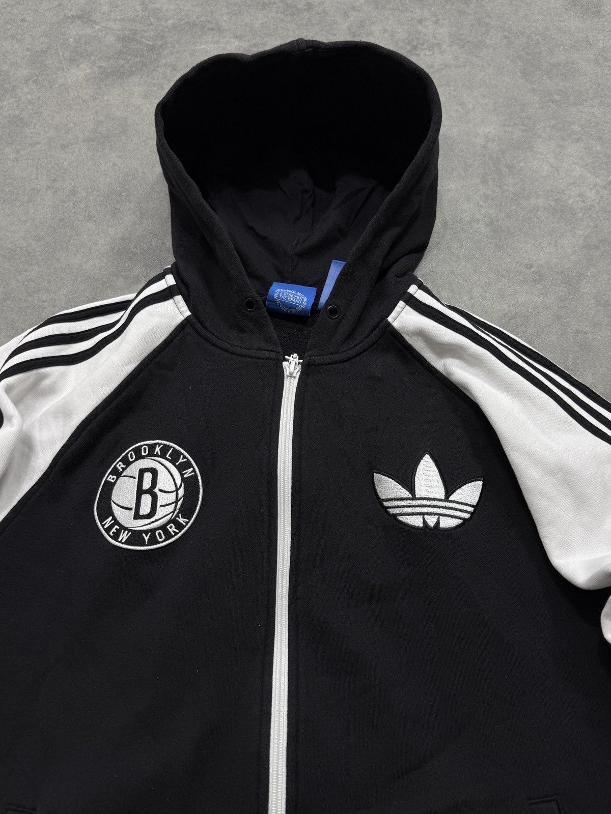 Adidas Adidas Brooklyn Nets black & white zip up hoodie #NBA Size US L / EU 52-54 / 3 - 3 Thumbnail