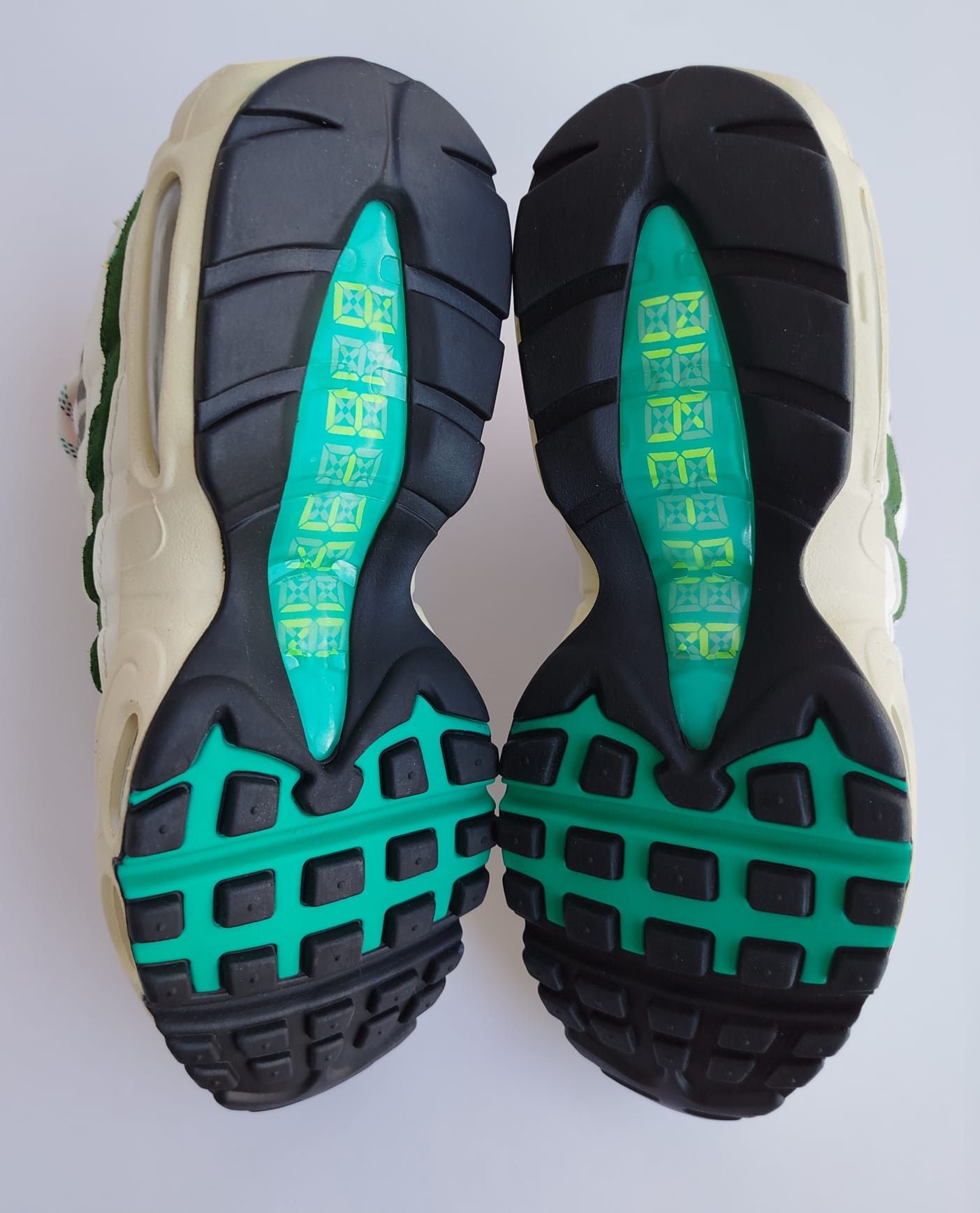 Nike Nike Air Max 95 Era Size US 6 / EU 39 - 3 Thumbnail